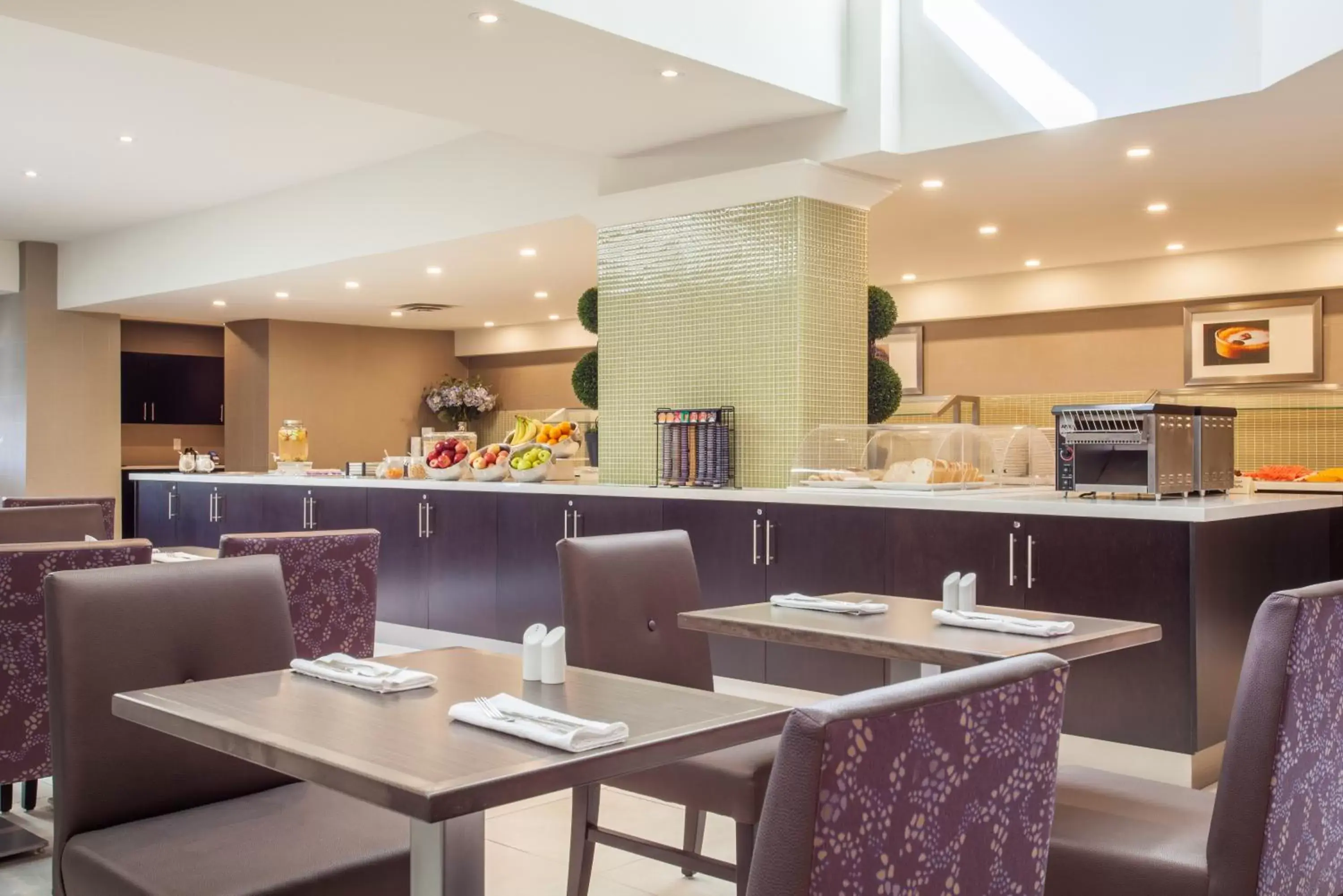 Holiday Inn Toronto International Airport by IHG Holiday Inn Toronto International Airport by IHG