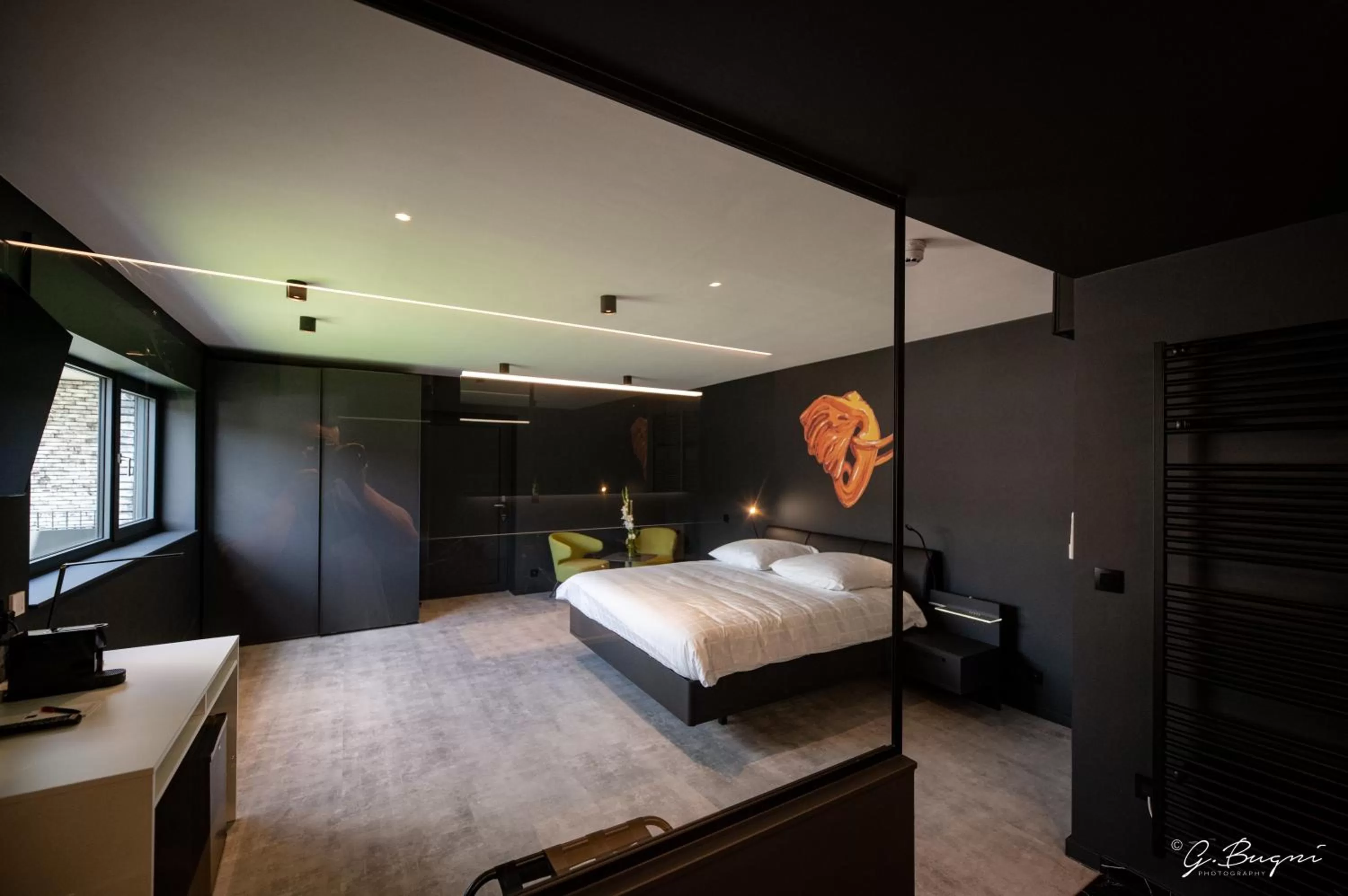 Bed in Boutique Hôtel, La Cour de la Reine, Rooftop & Bistronomique Restaurant