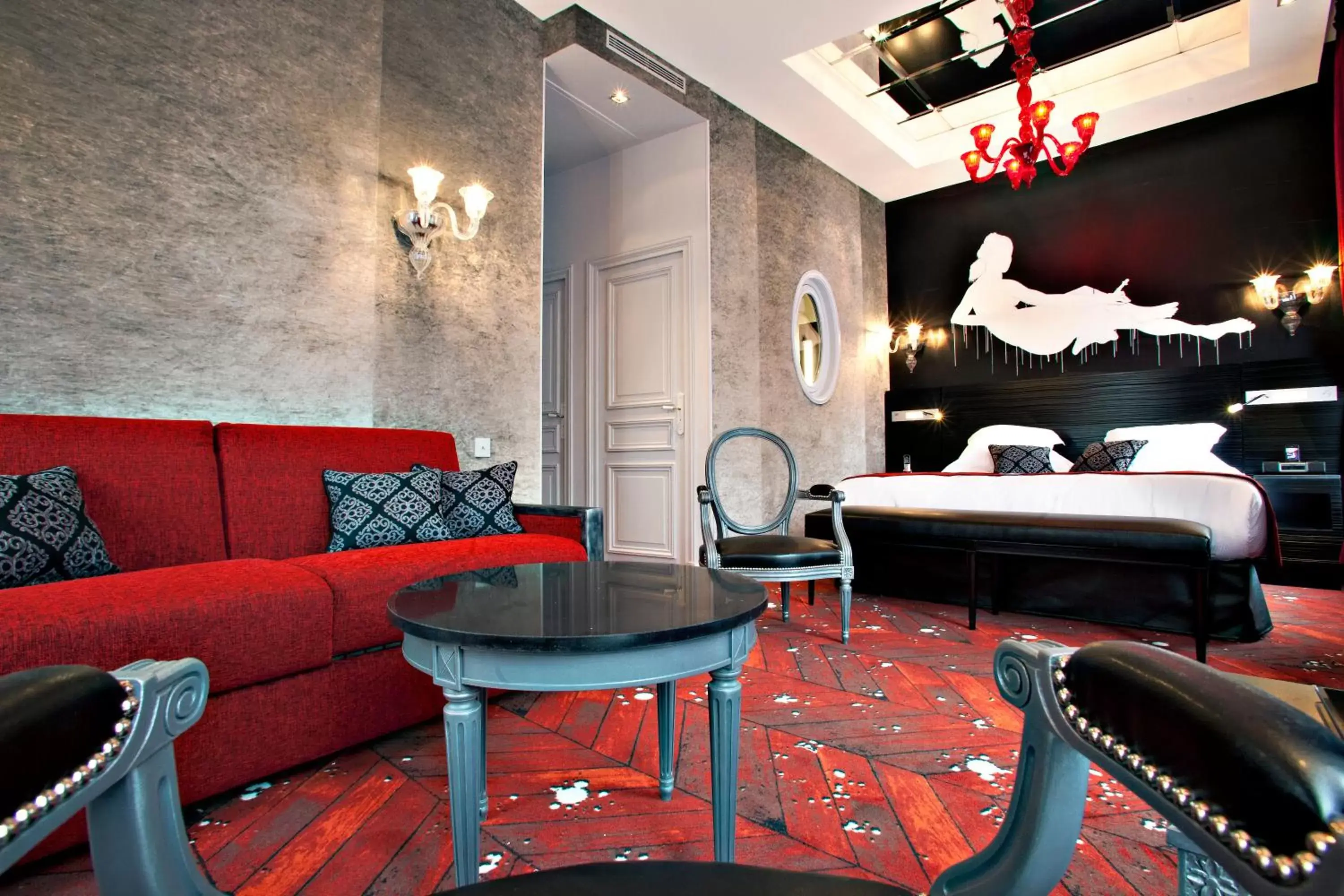 Photo of the whole room in Maison Albar Hotels Le Champs-Elysées