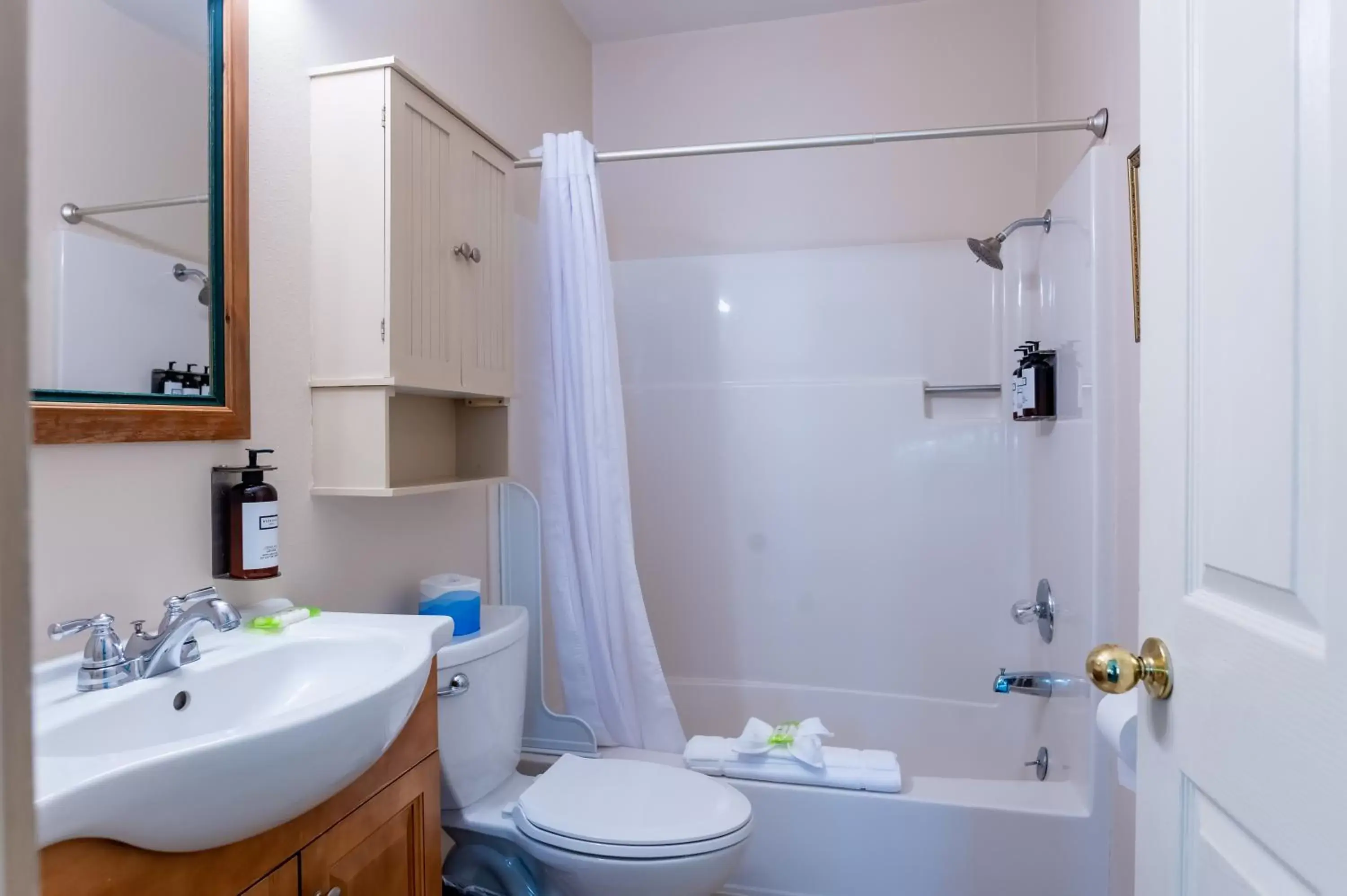 Bathroom in Gilbert Inn