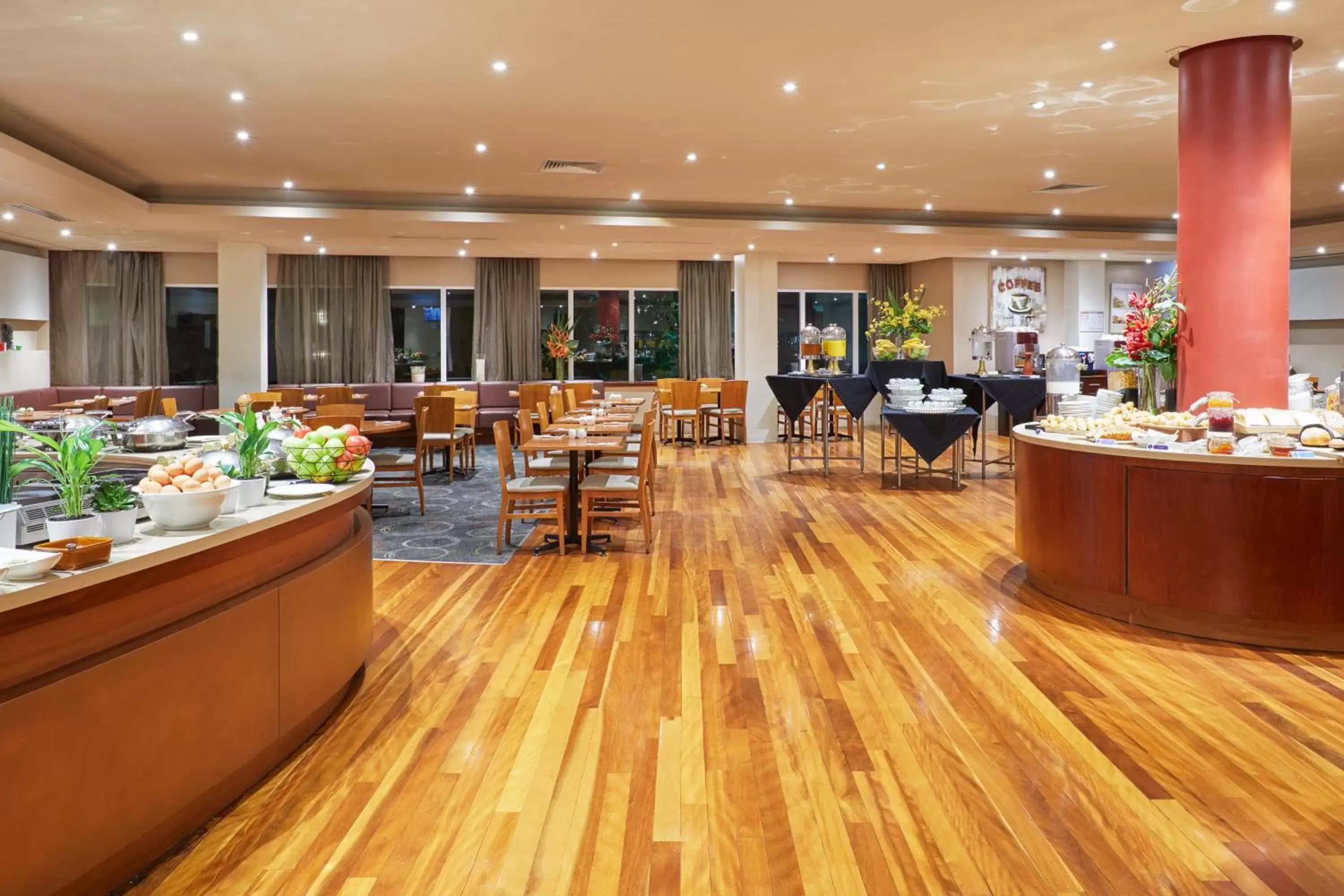 Breakfast, Restaurant/Places to Eat in Novotel Perth Langley