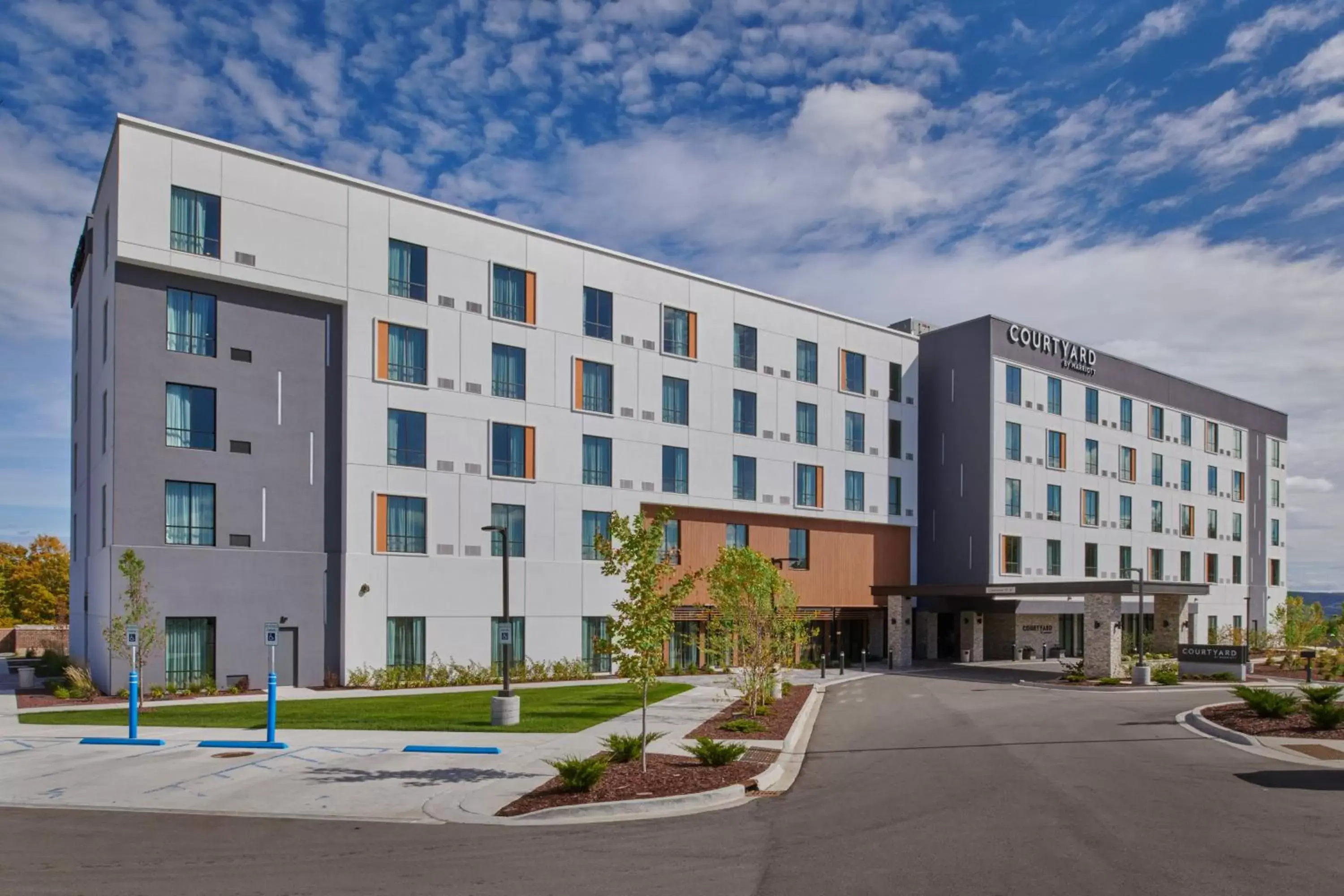 Property Building in Courtyard by Marriott Petoskey at Victories Square