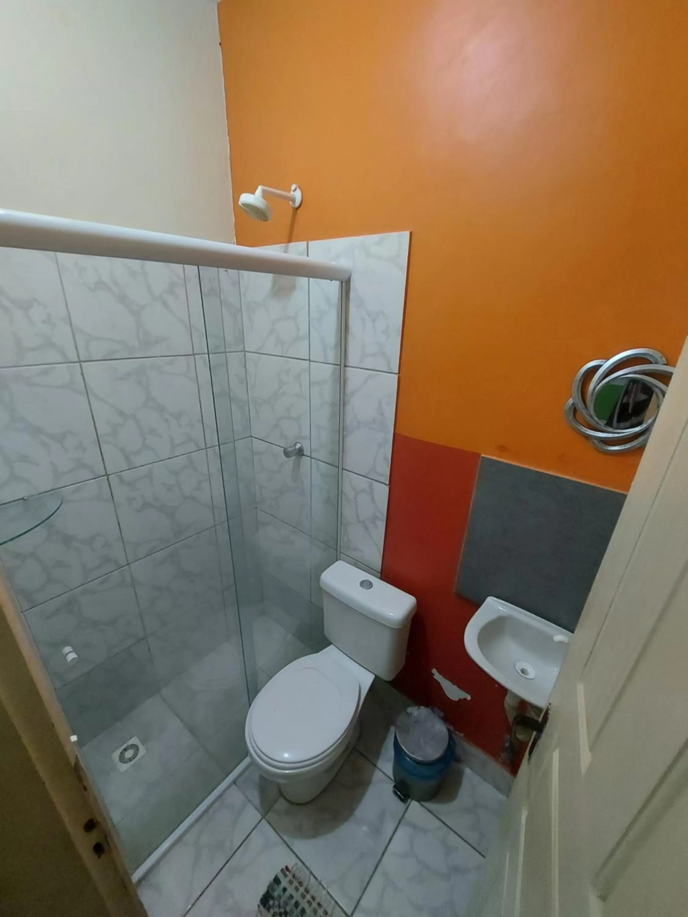 Shower, Bathroom in Hotel Pousada dos Sonhos