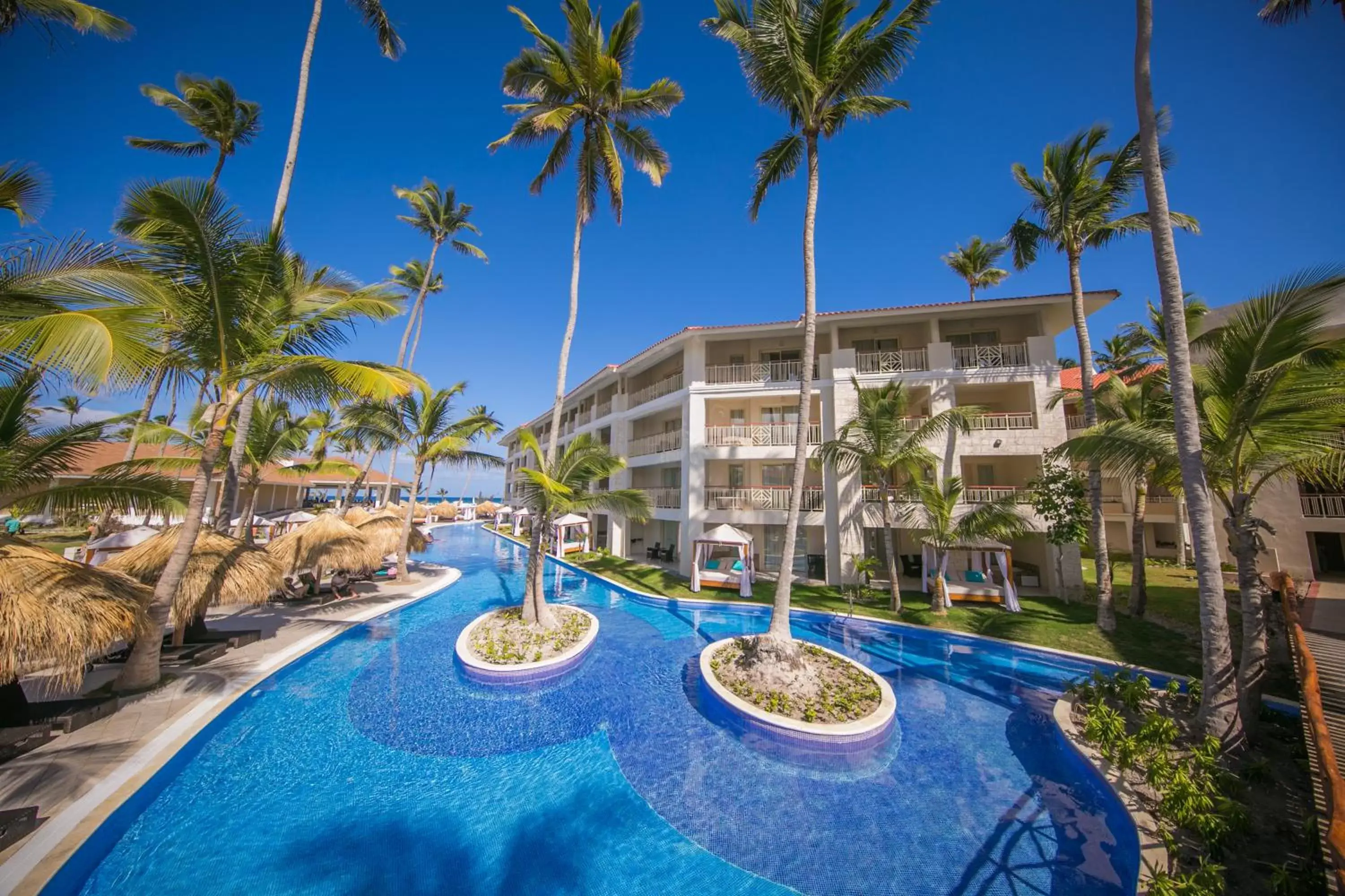 Swimming pool in Majestic Mirage Punta Cana, All Suites – All Inclusive Swimming pool in Majestic Mirage Punta Cana, All Suites – All Inclusive