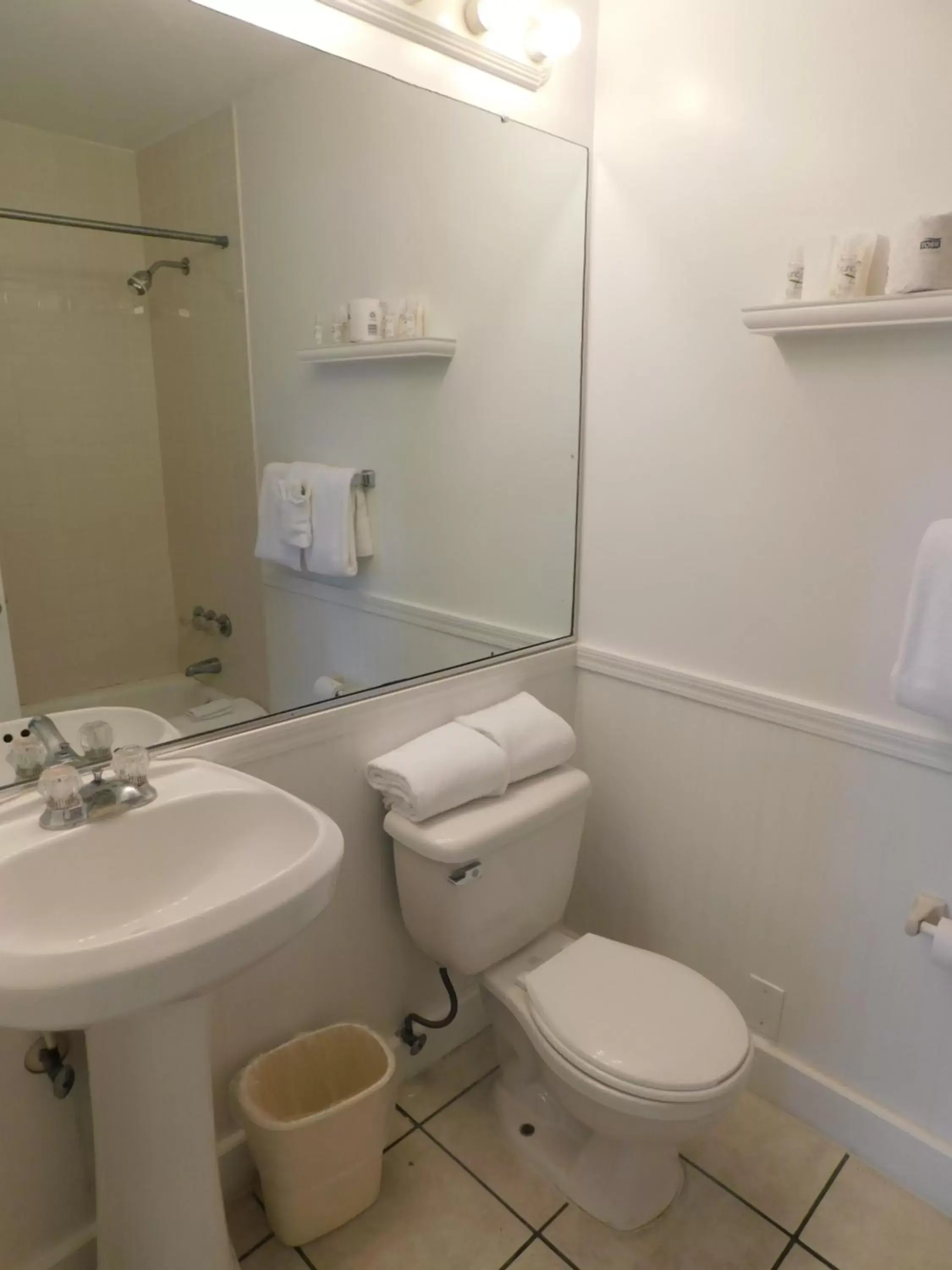 Bathroom in Kingsail Resort