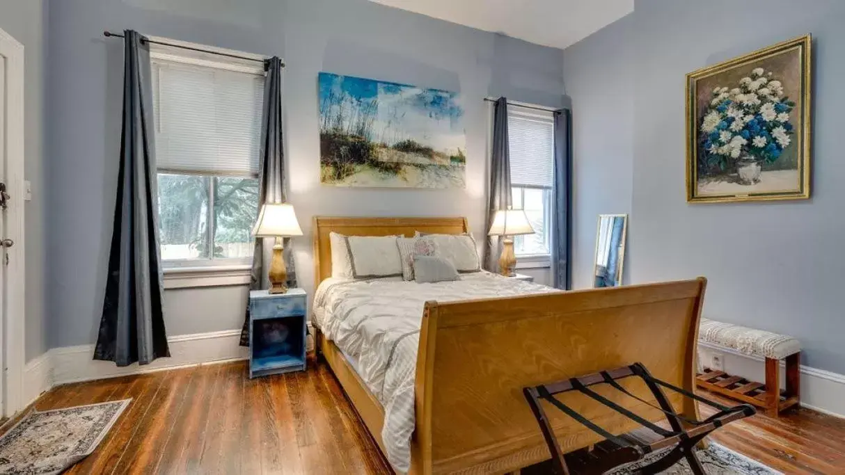 Bedroom, Bed in Comfortable Escape in Historic Downtown Savannah