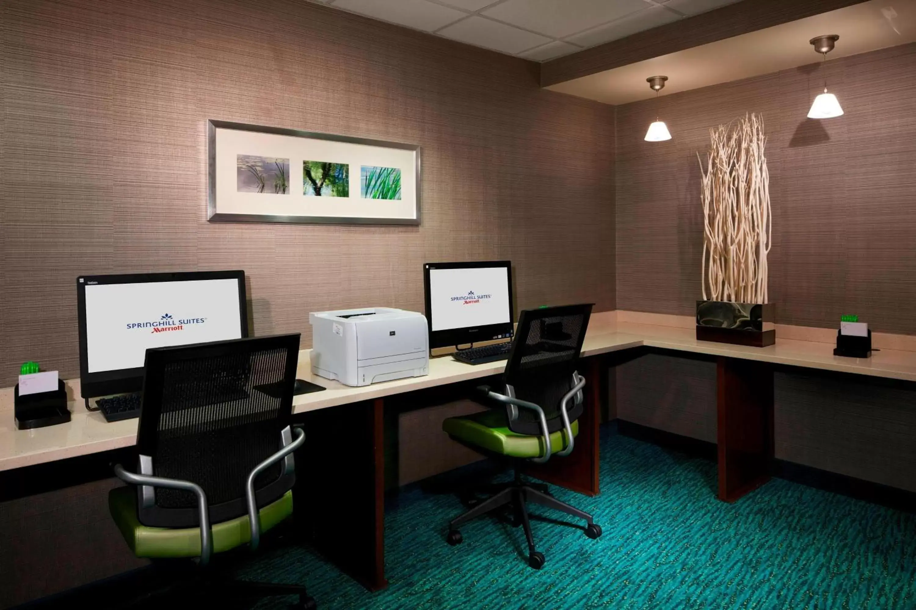 Business facilities in SpringHill Suites by Marriott Newark International Airport