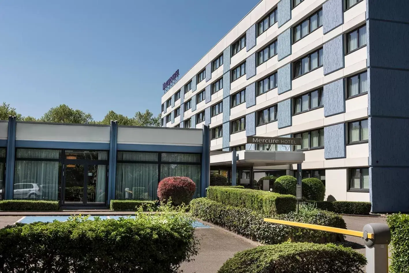 Facade/entrance, Property Building in Mercure Hotel Mannheim am Friedensplatz