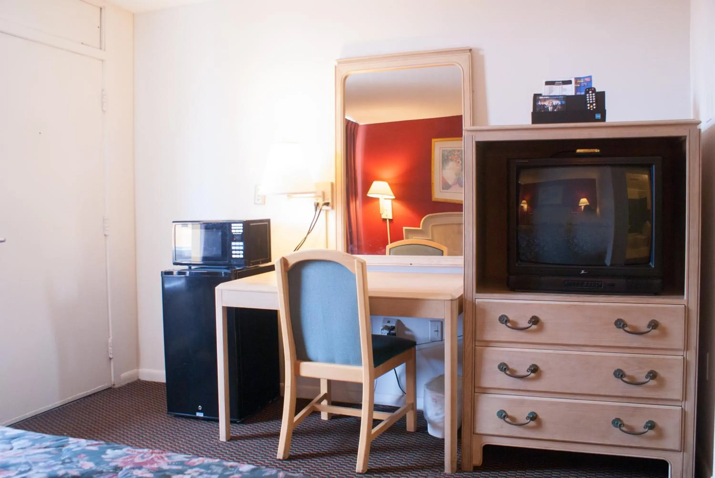 Decorative detail, TV/Entertainment Center in Scottish Inn Downtown Jacksonville