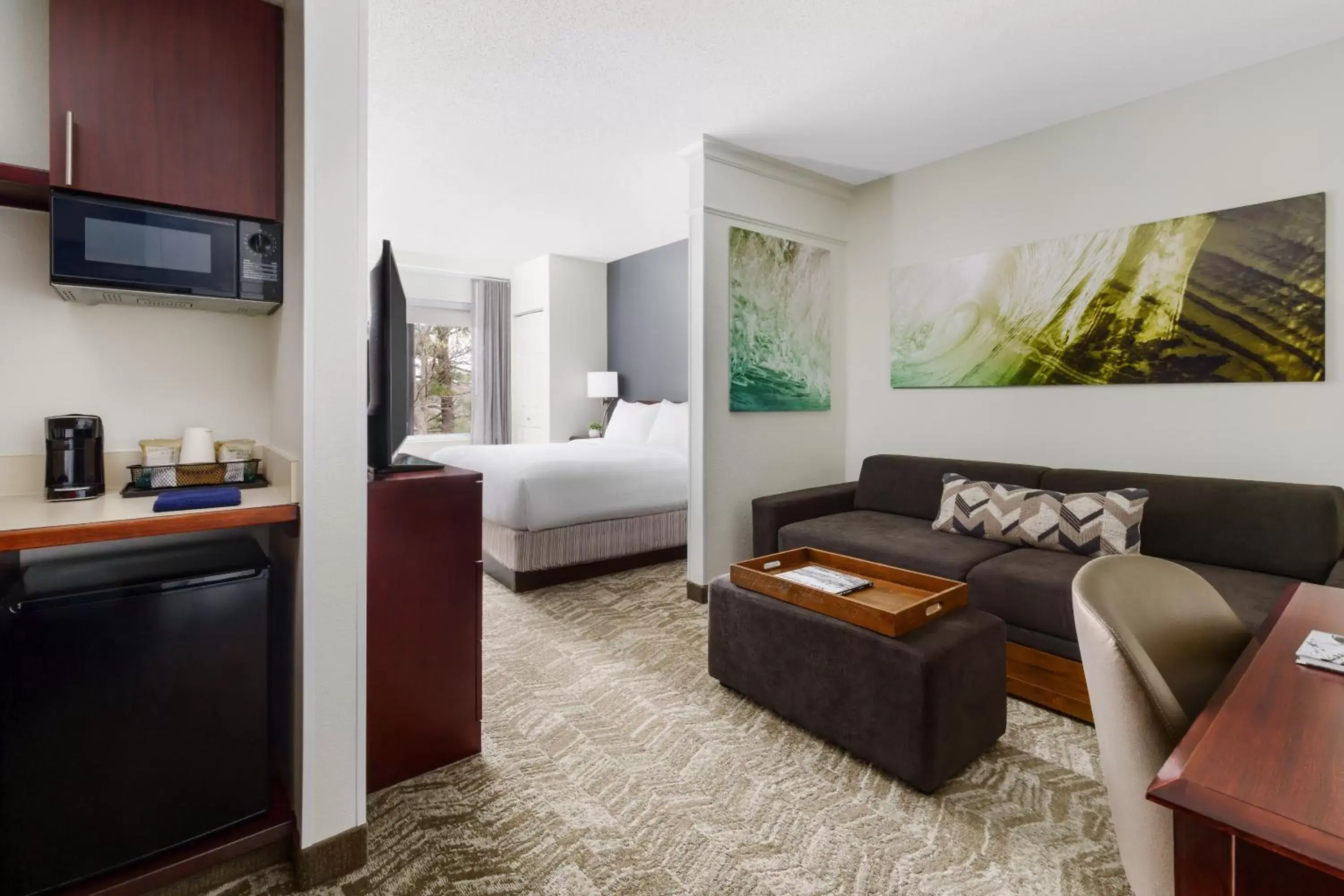 Coffee/tea facilities, Seating Area in SpringHill Suites Manchester-Boston Regional Airport