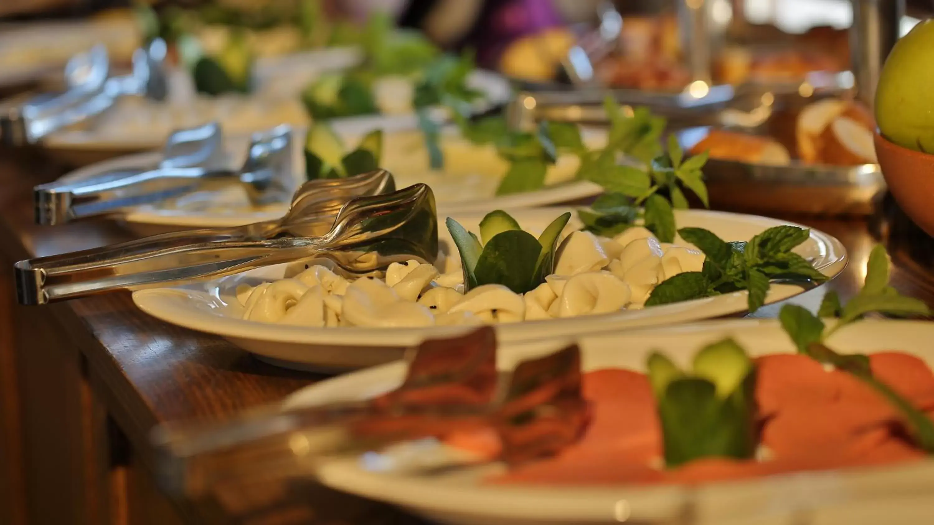 Buffet breakfast, Food in Maccan Cave Hotel