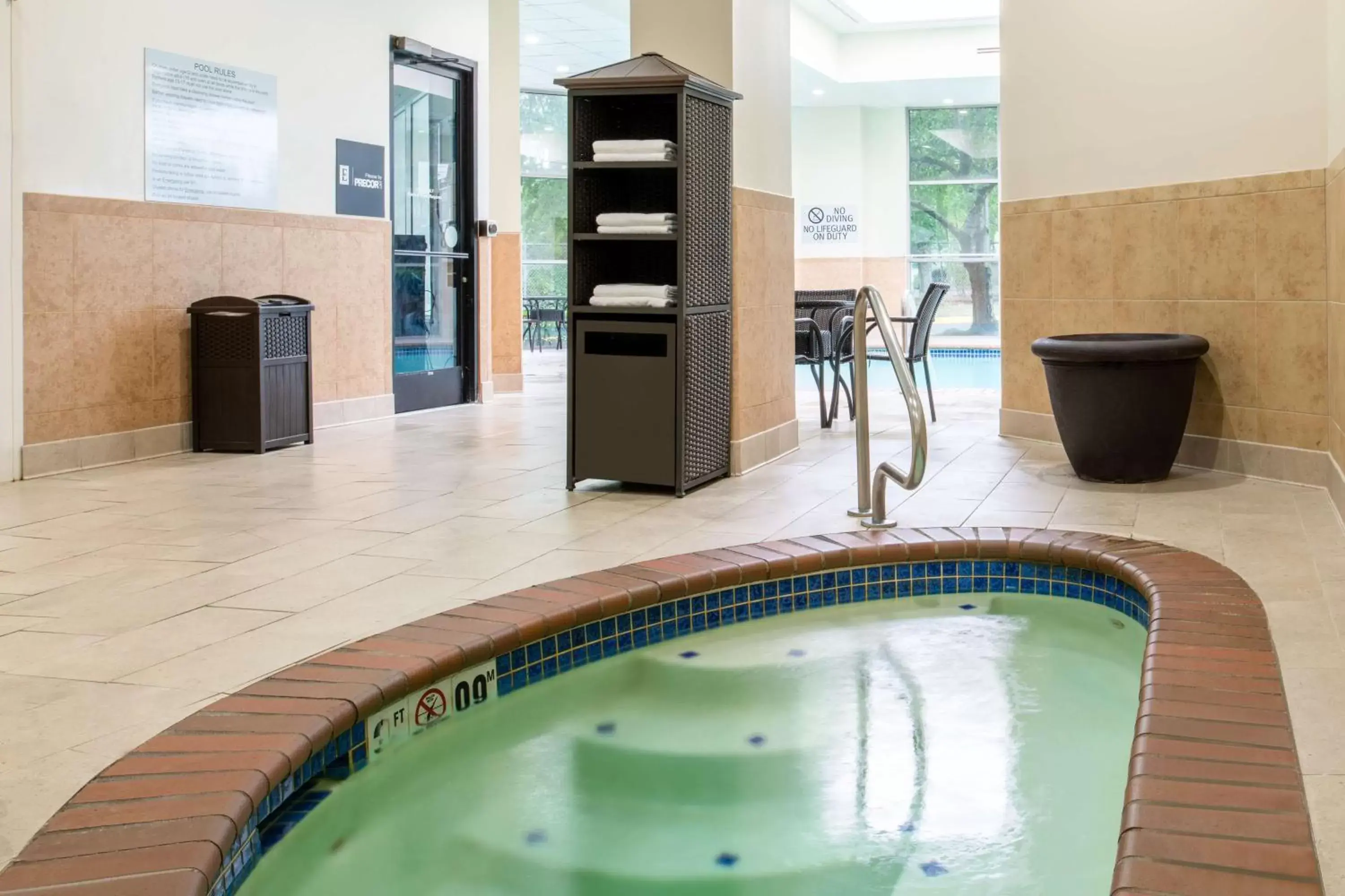 Pool view in Embassy Suites By Hilton Seattle - Tacoma International Airport Pool view in Embassy Suites By Hilton Seattle - Tacoma International Airport