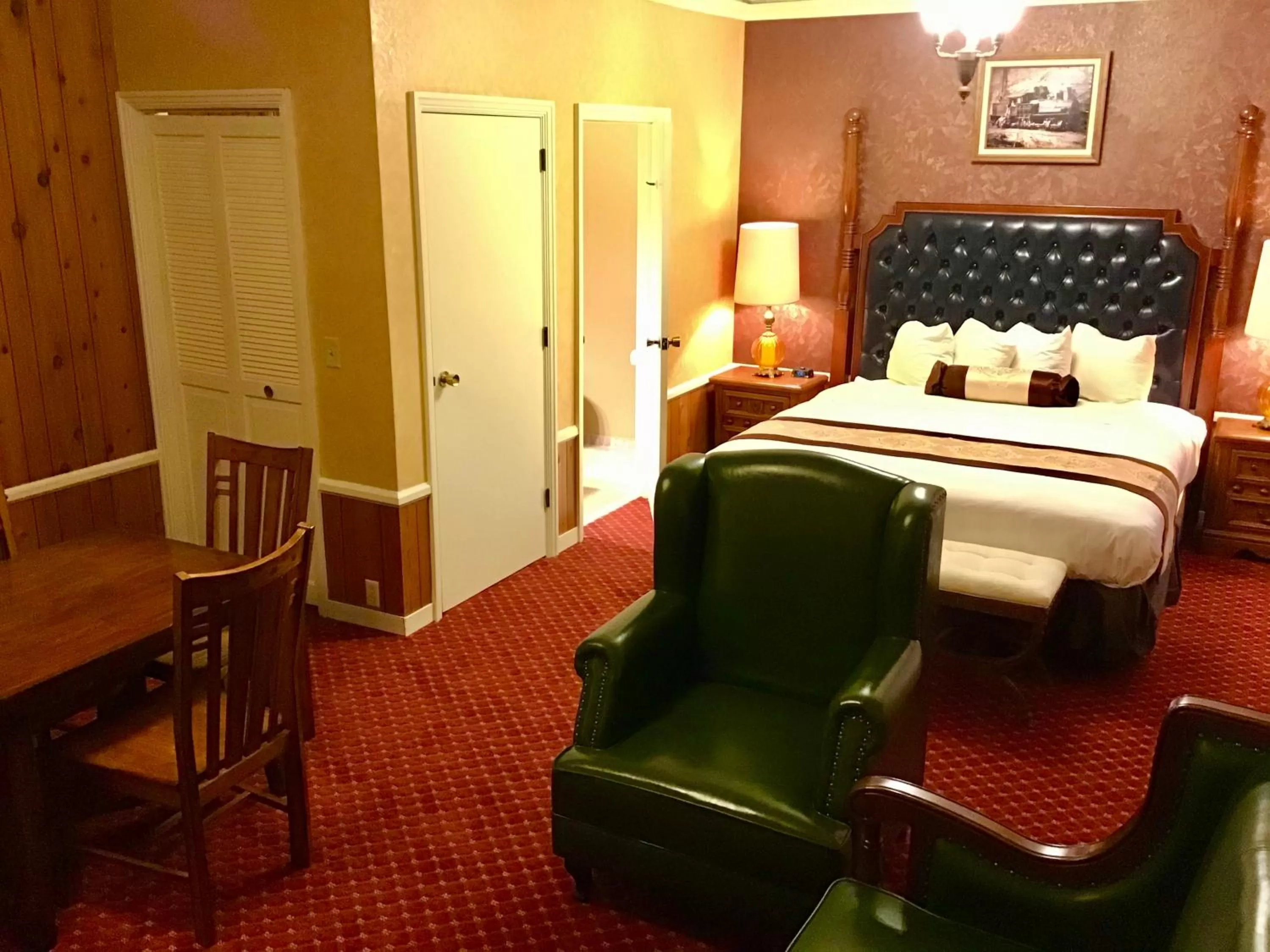 Bedroom, Bed in Eureka Inn, Trademark Collection by Wyndham
