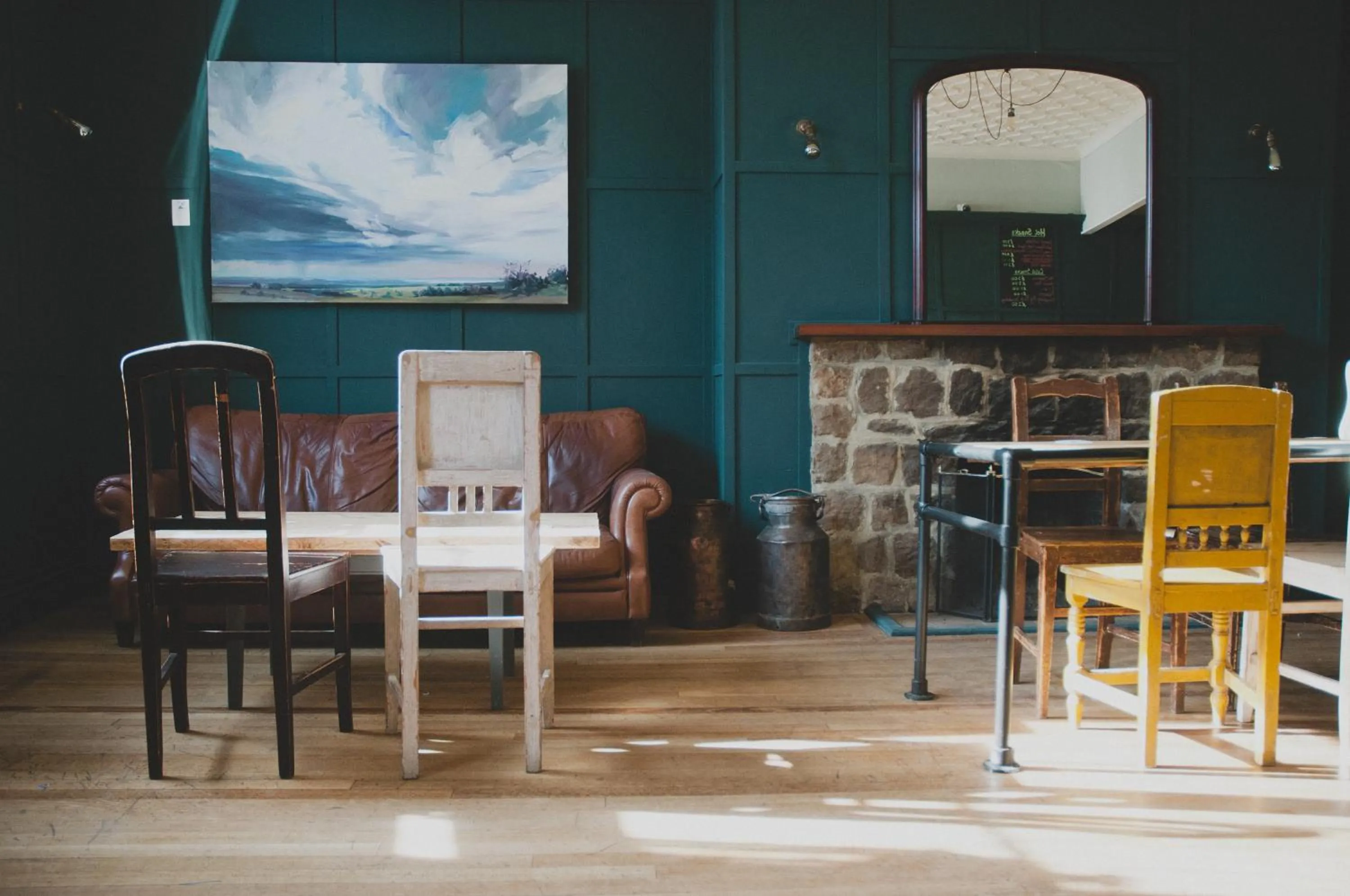 Lounge or bar in Norfolk Arms Hotel