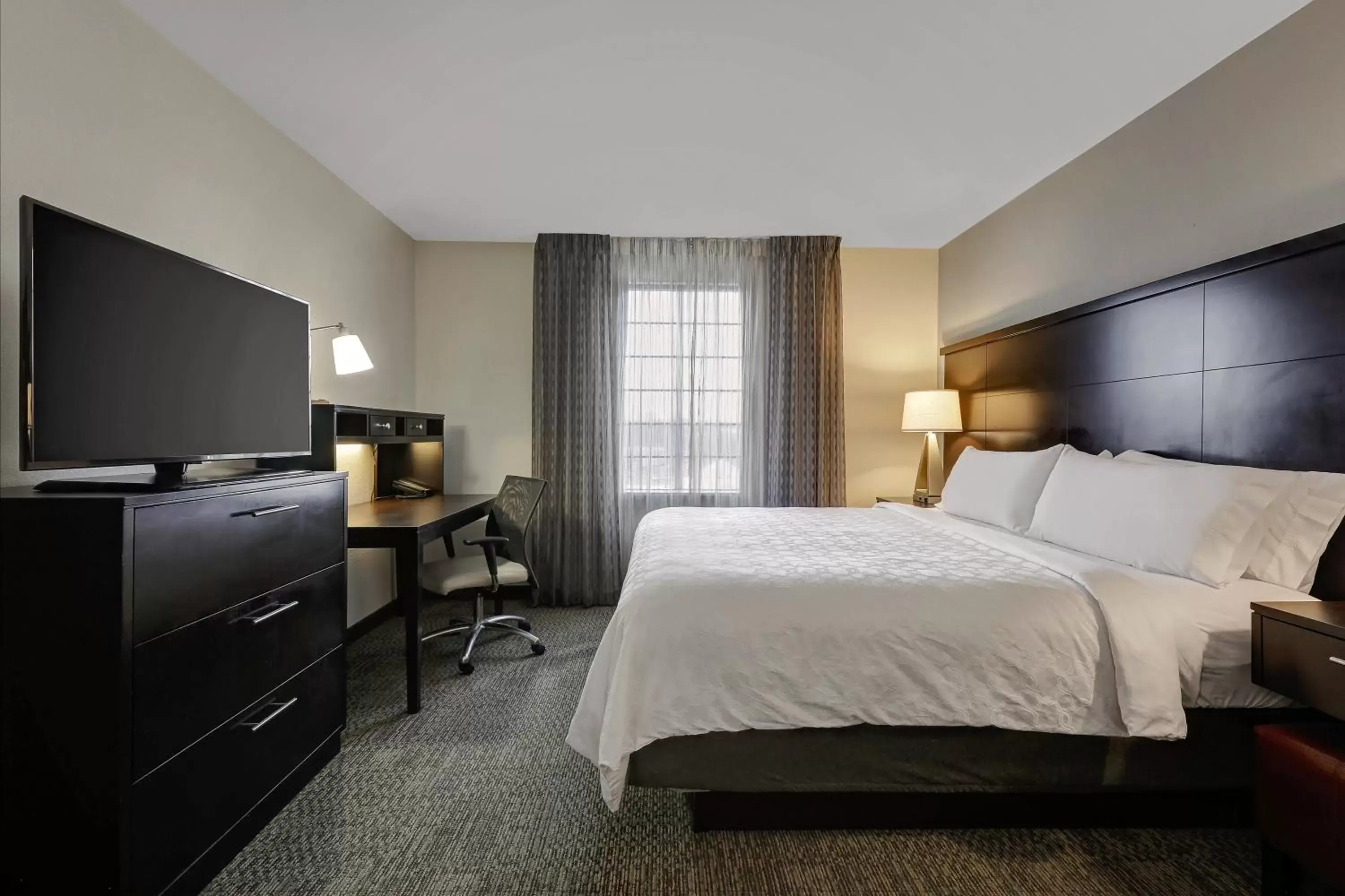 Photo of the whole room, TV/Entertainment Center in Staybridge Suites Washington D.C. - Greenbelt, an IHG Hotel