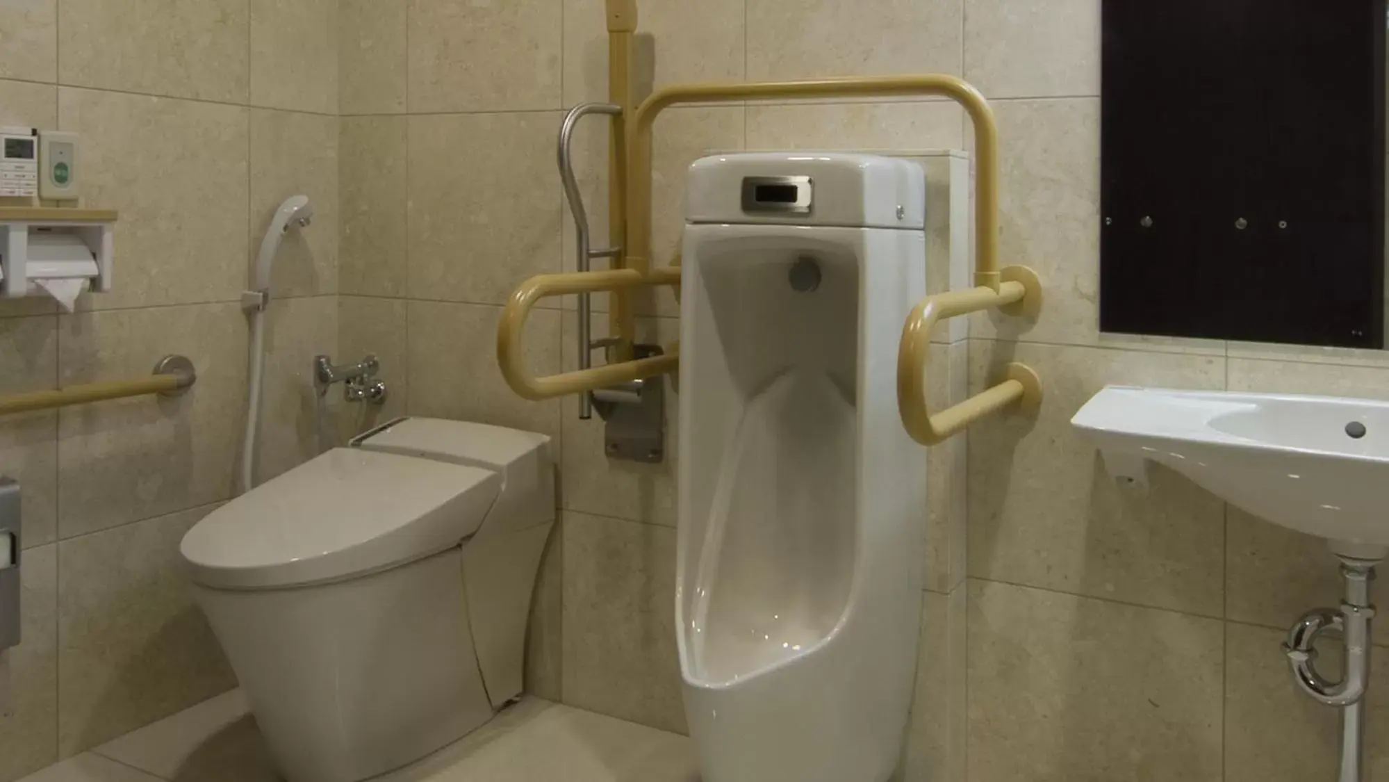 Bathroom in Toyoko Inn Gifu-hashima-eki Shinkansen Minami-guchi Bathroom in Toyoko Inn Gifu-hashima-eki Shinkansen Minami-guchi