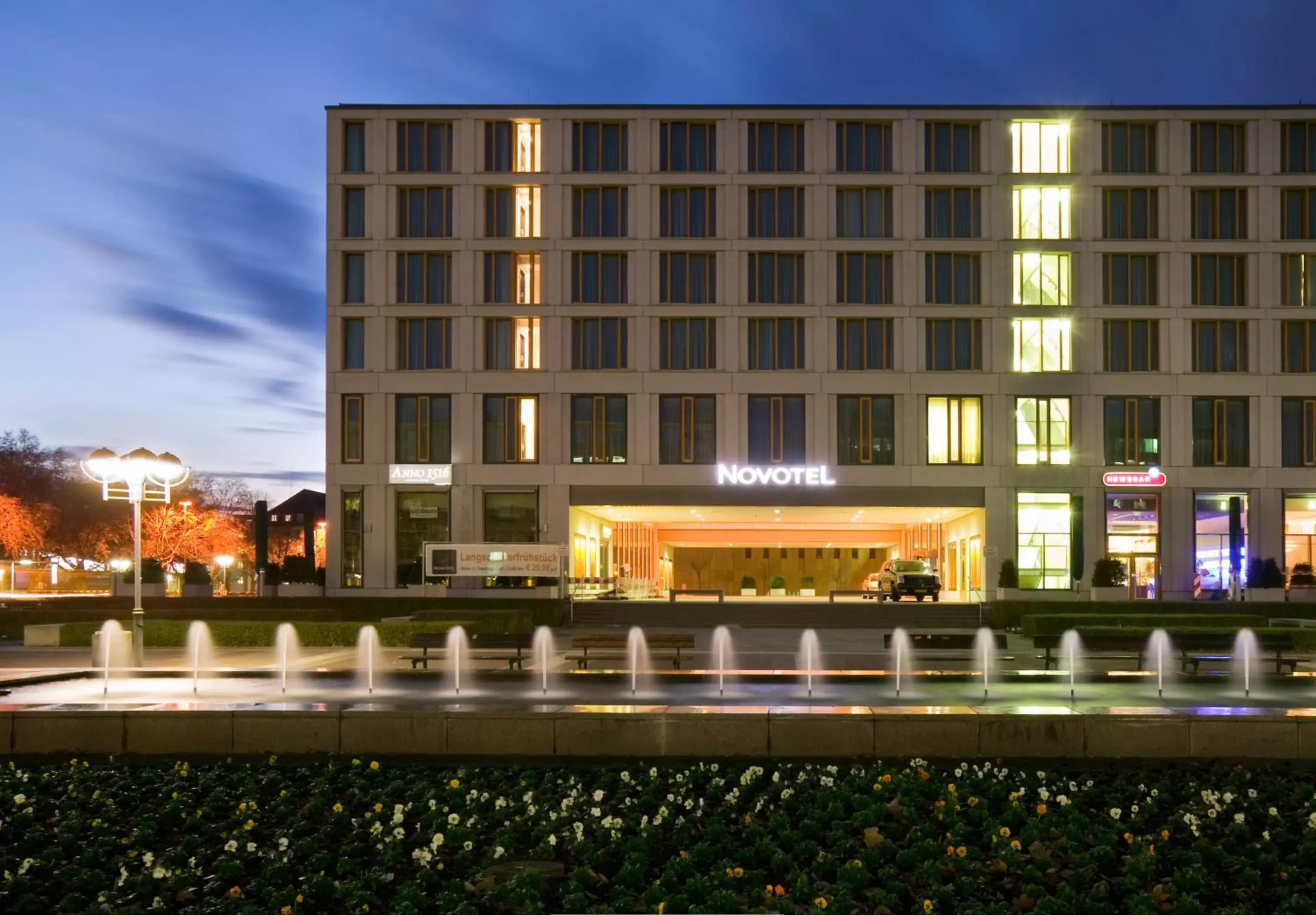 Facade/entrance, Property Building in Novotel Karlsruhe City