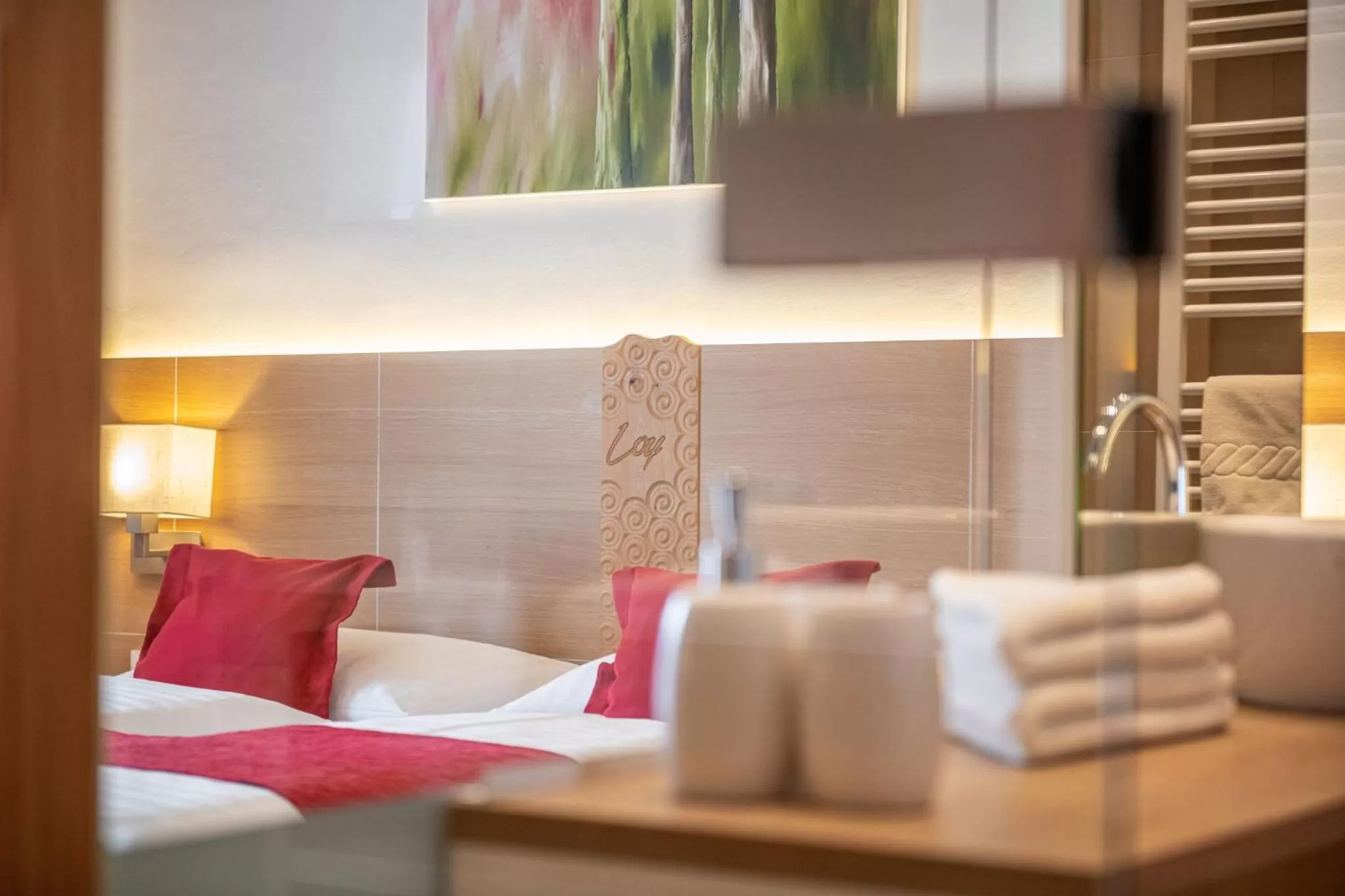 Shower, Bed in Hotel Loy