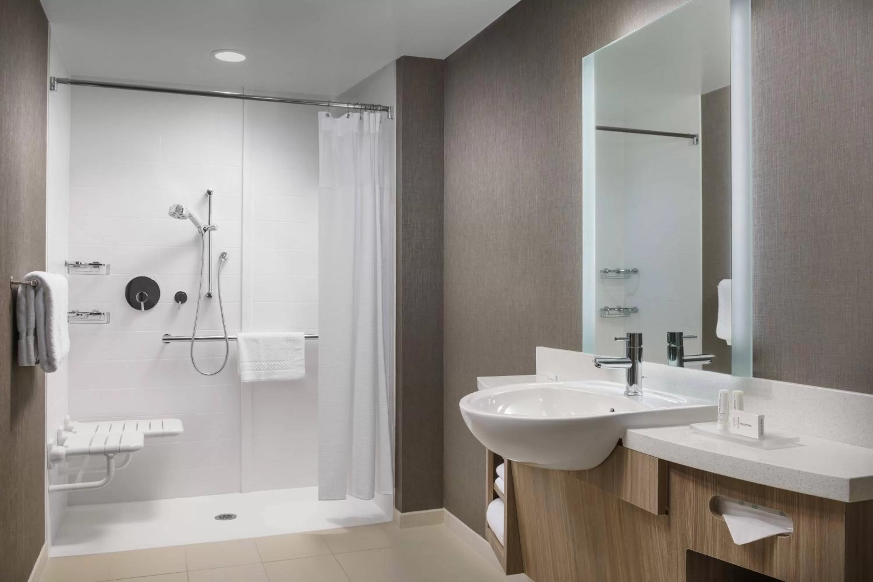 Bathroom in SpringHill Suites by Marriott Philadelphia West Chester/Exton