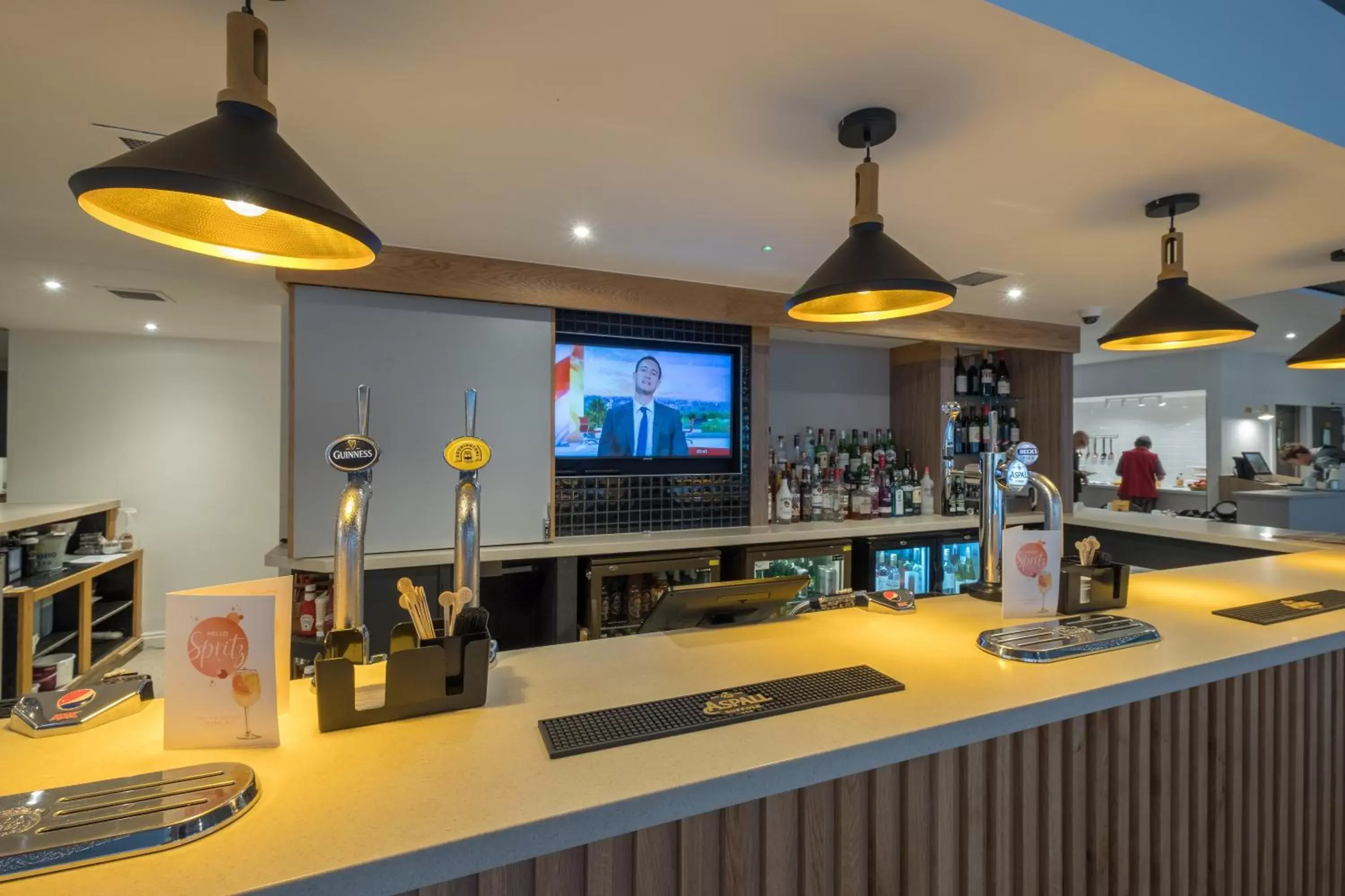 Lounge or bar, Lounge/Bar in Holiday Inn Swindon, an IHG Hotel