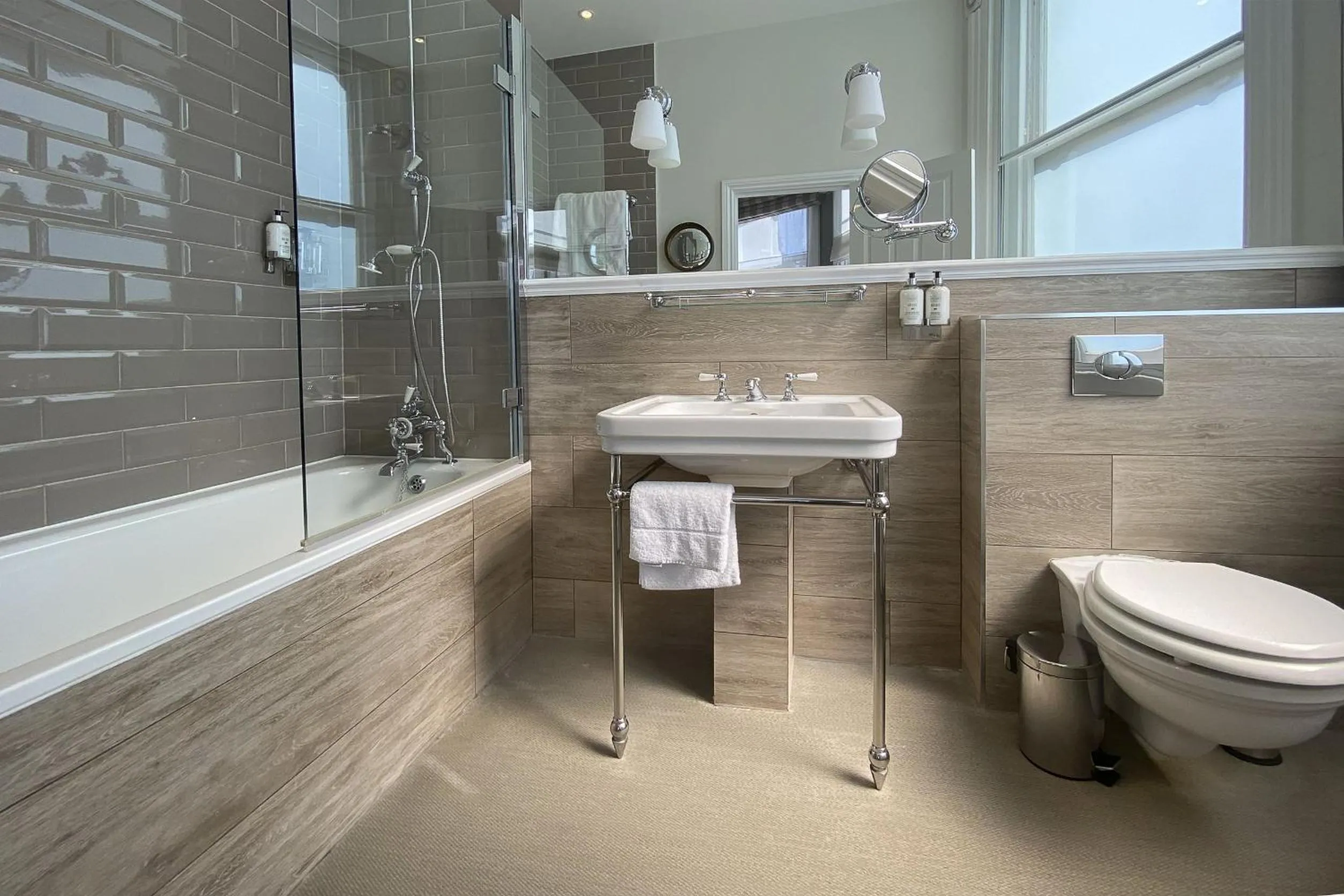 Bathroom in The Clerk & Well Pub and Rooms