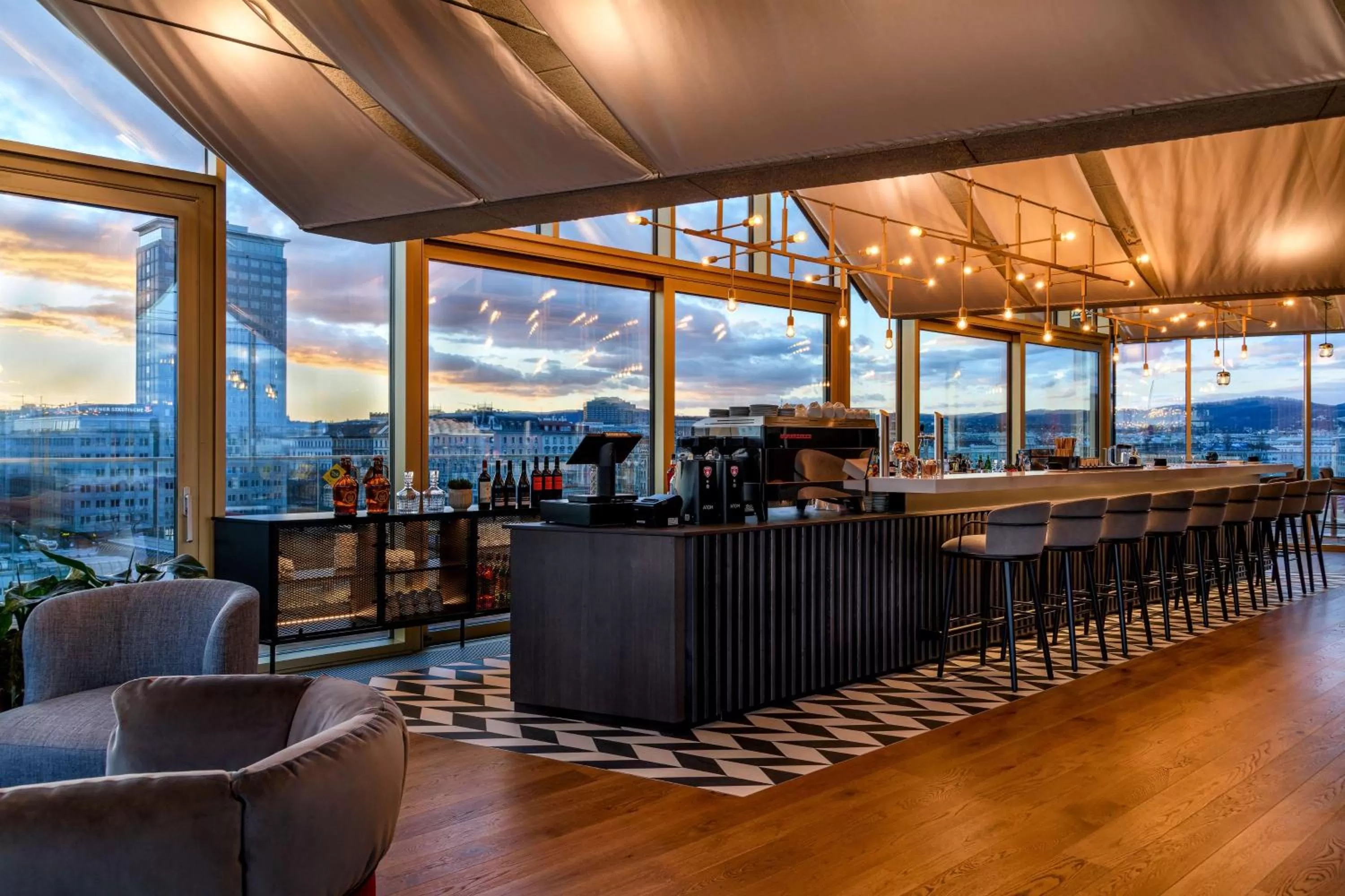 Lounge or bar in Radisson RED Hotel, Vienna