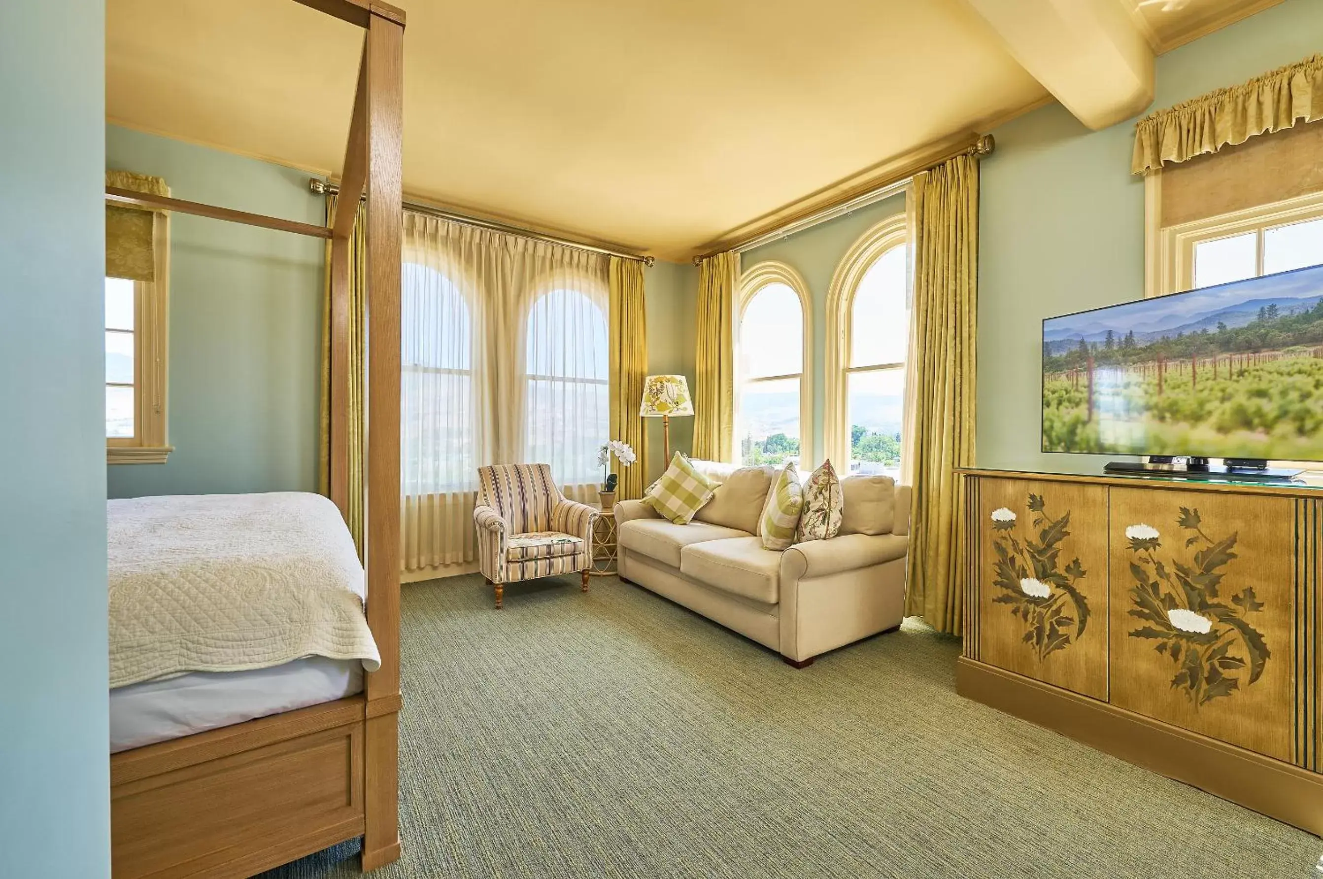 Seating Area in Ashland Springs Hotel