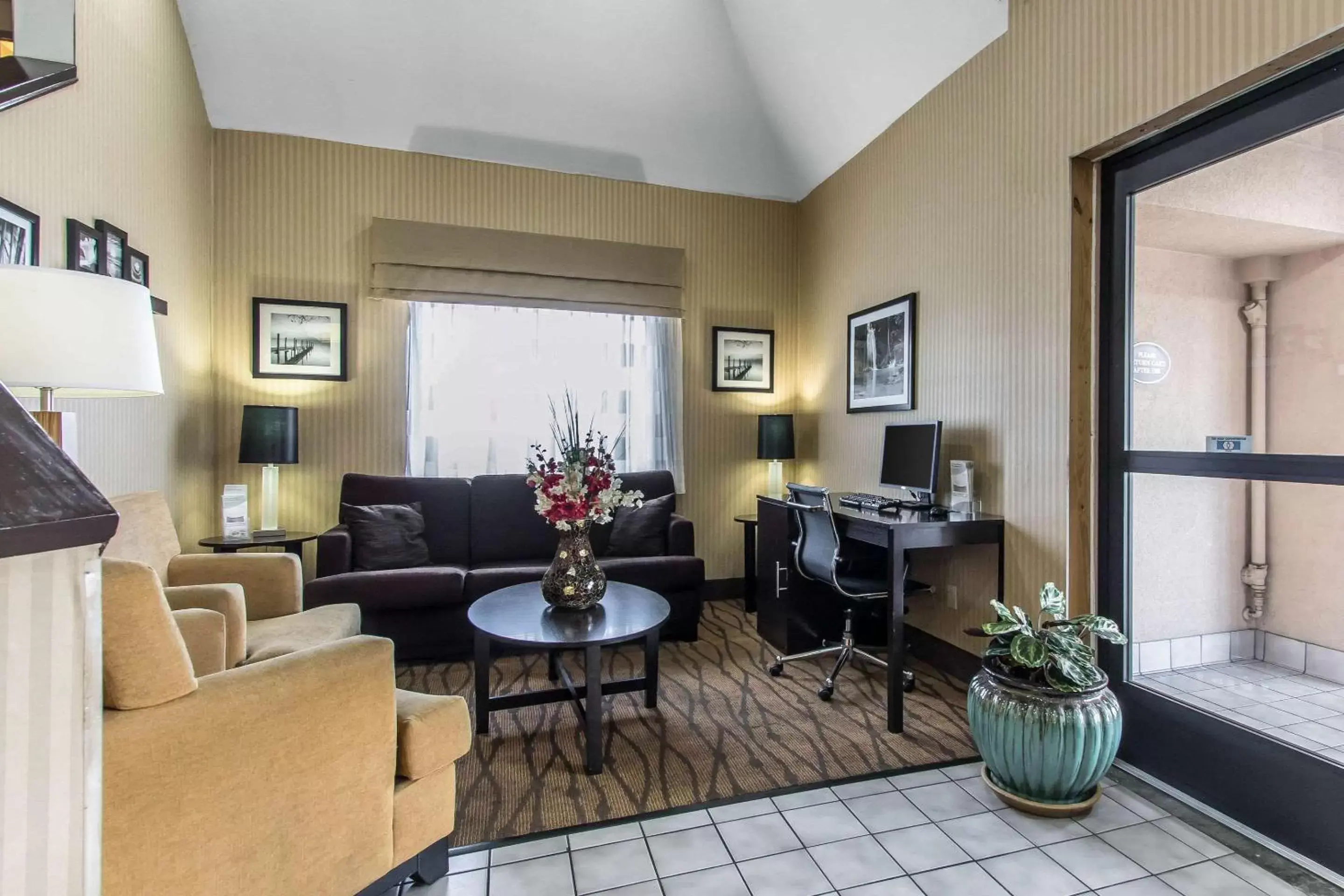 Lobby or reception, Seating Area in Sleep Inn