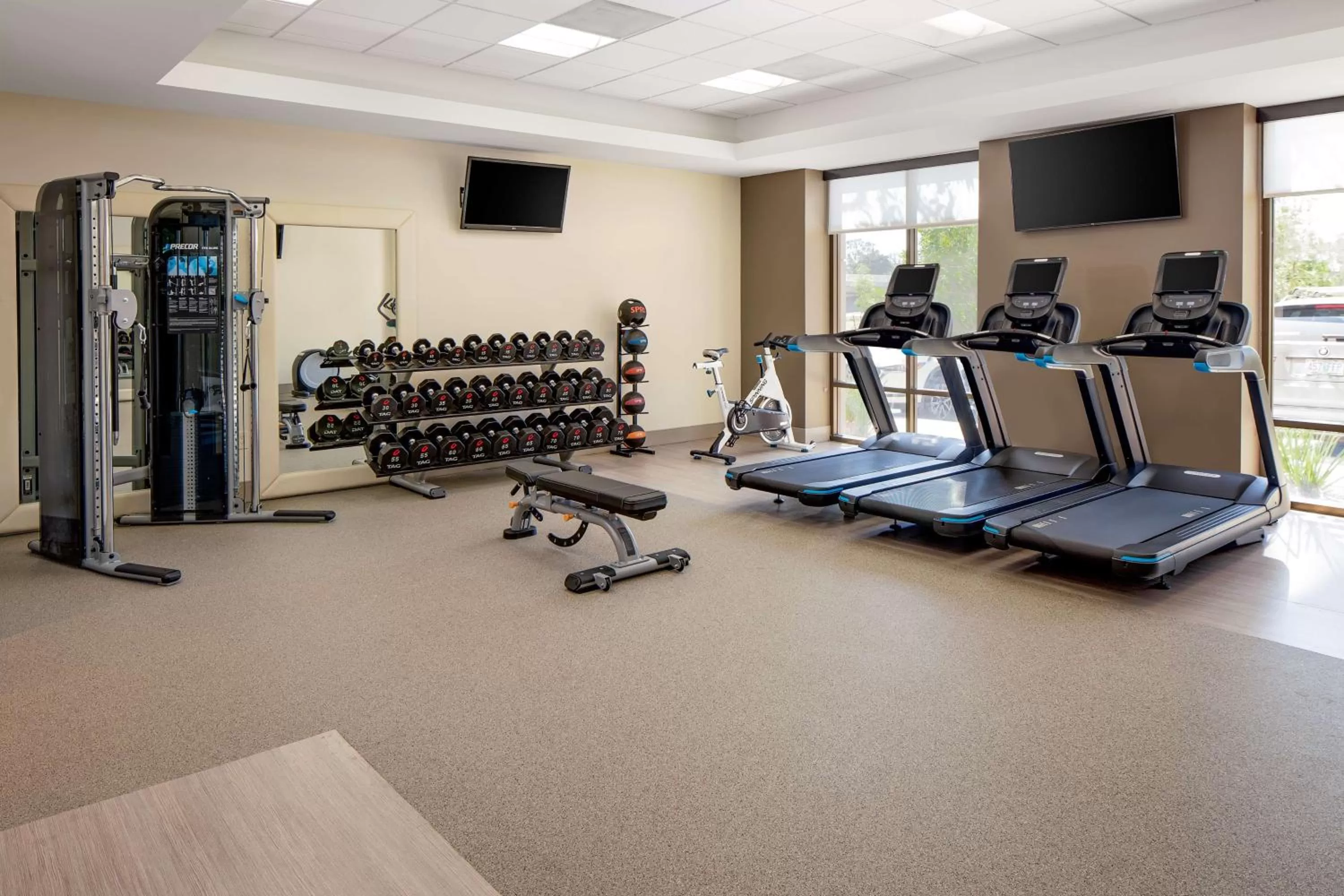 Fitness centre/facilities in DoubleTree by Hilton Irvine Spectrum