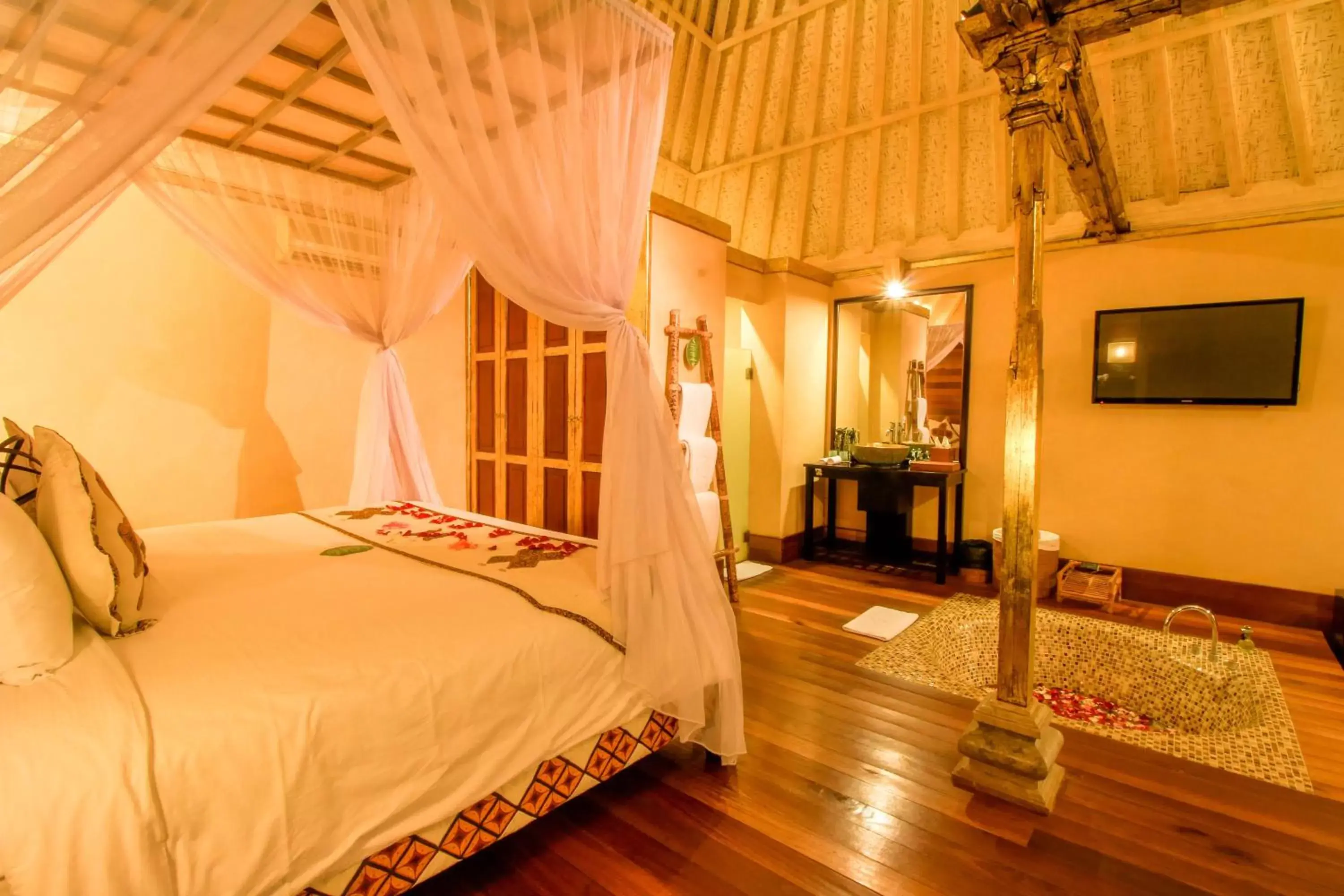 Bedroom, Bed in Kupu Kupu Barong Villas and Tree Spa by L’OCCITANE