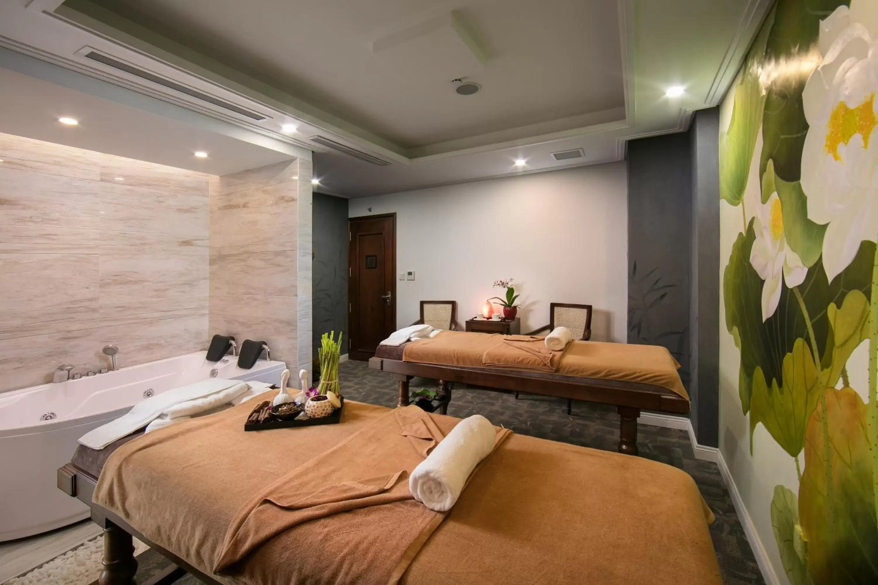 Massage in The Oriental Jade Hotel