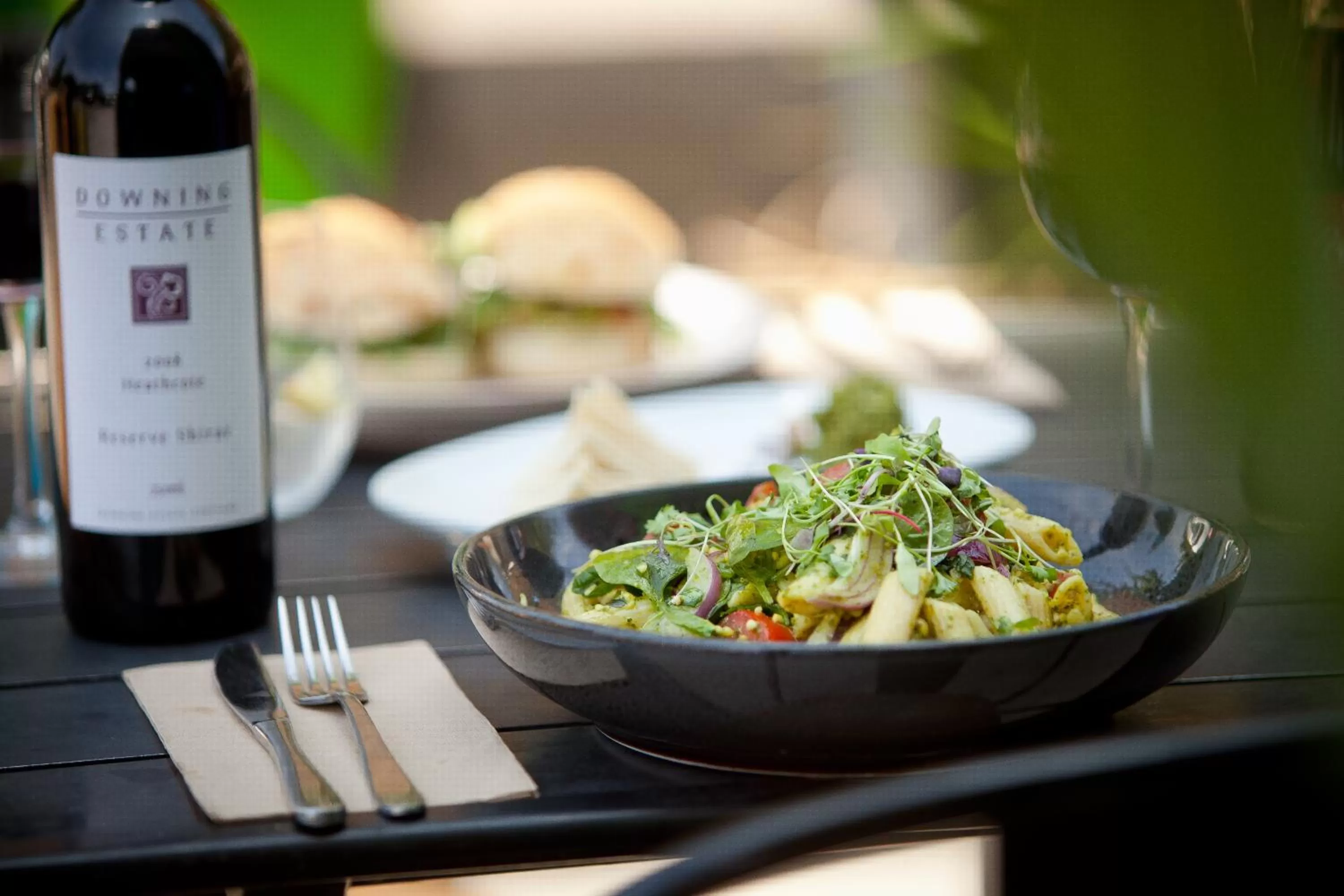 Food and drinks in Mercure Bendigo Schaller