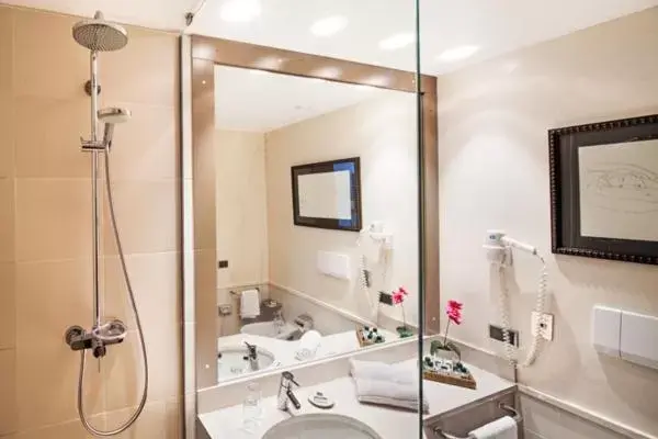 Junior Suite in Cosmo Hotel Torri Junior Suite in Cosmo Hotel Torri