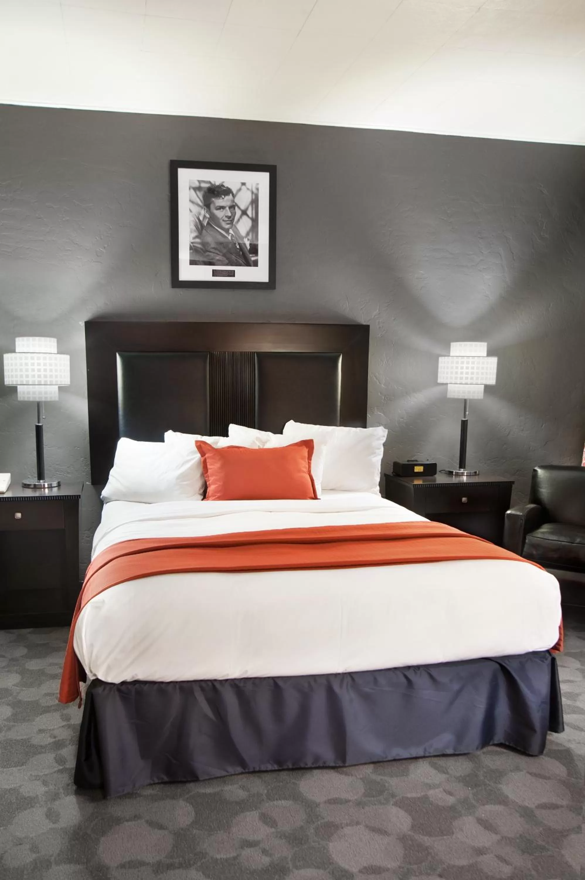 Bed in Golden Gate Casino Hotel