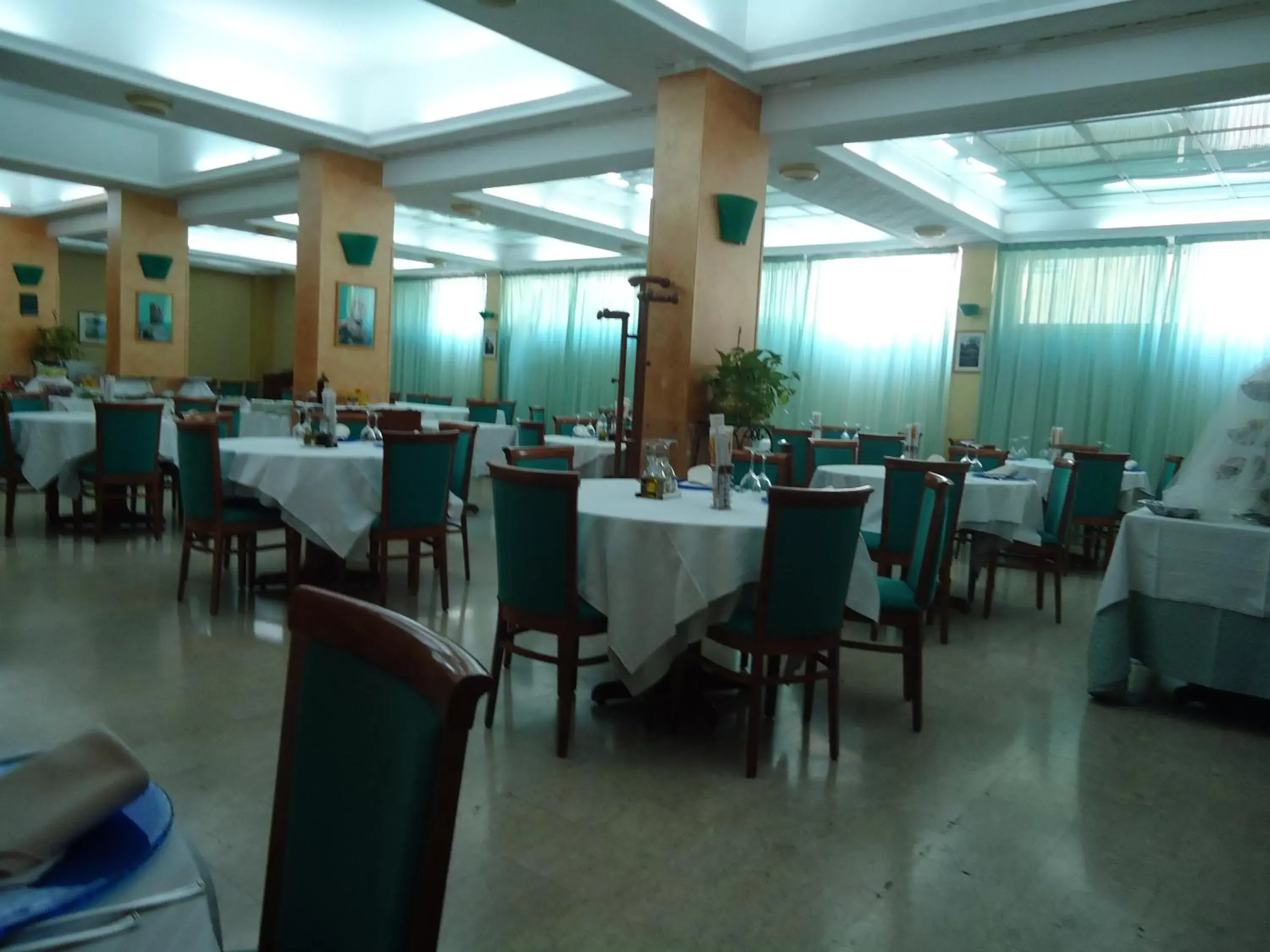 Restaurant/Places to Eat in Hotel Ristorante Mommo