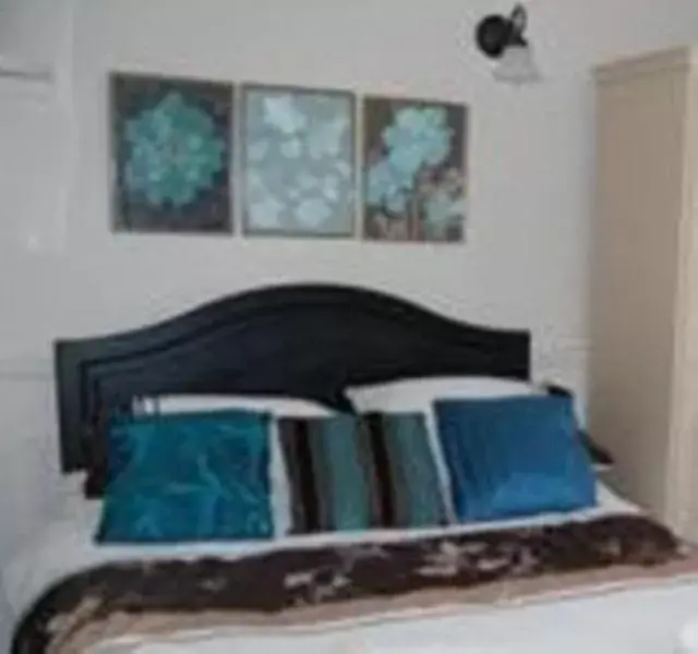 Bed in The Castle Bar ROOM ONLY Bed in The Castle Bar ROOM ONLY