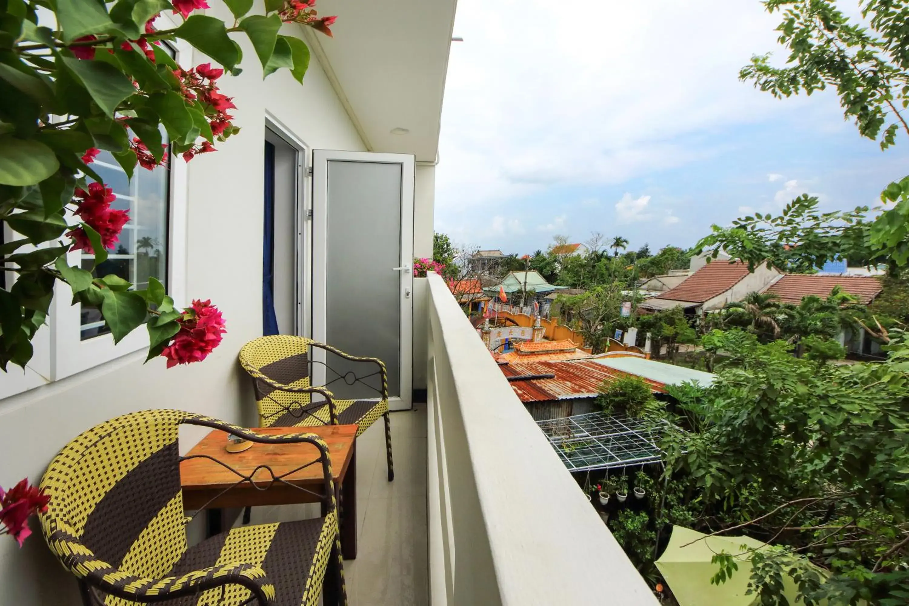 Balcony/Terrace in Flame Flowers Homestay