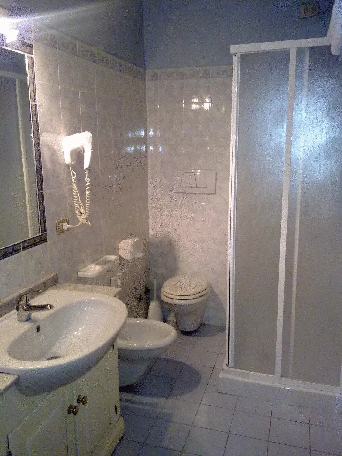 Bathroom in Hotel Trasimeno Bittarelli