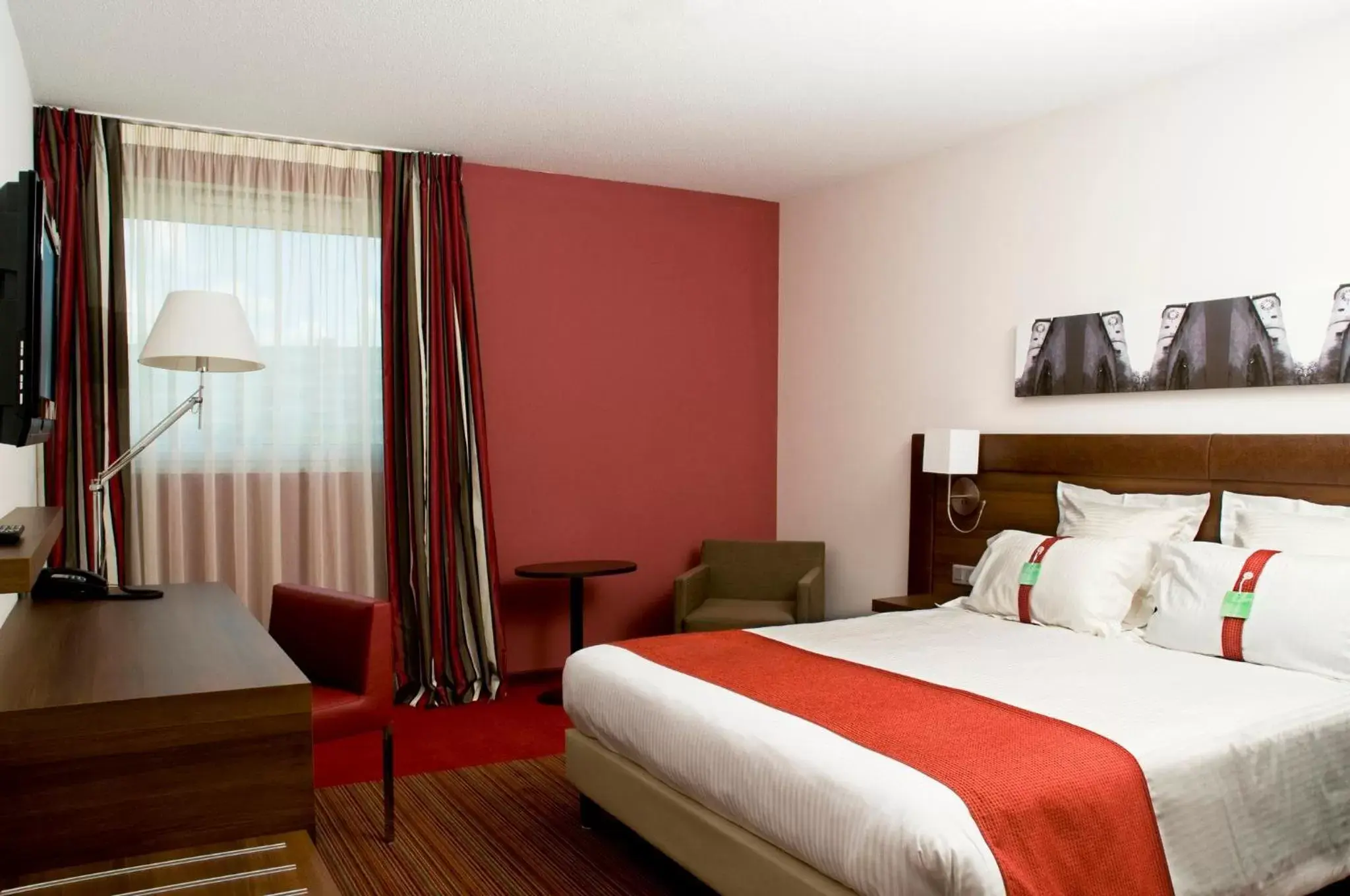 Photo of the whole room, Bed in Holiday Inn Mulhouse, an IHG Hotel
