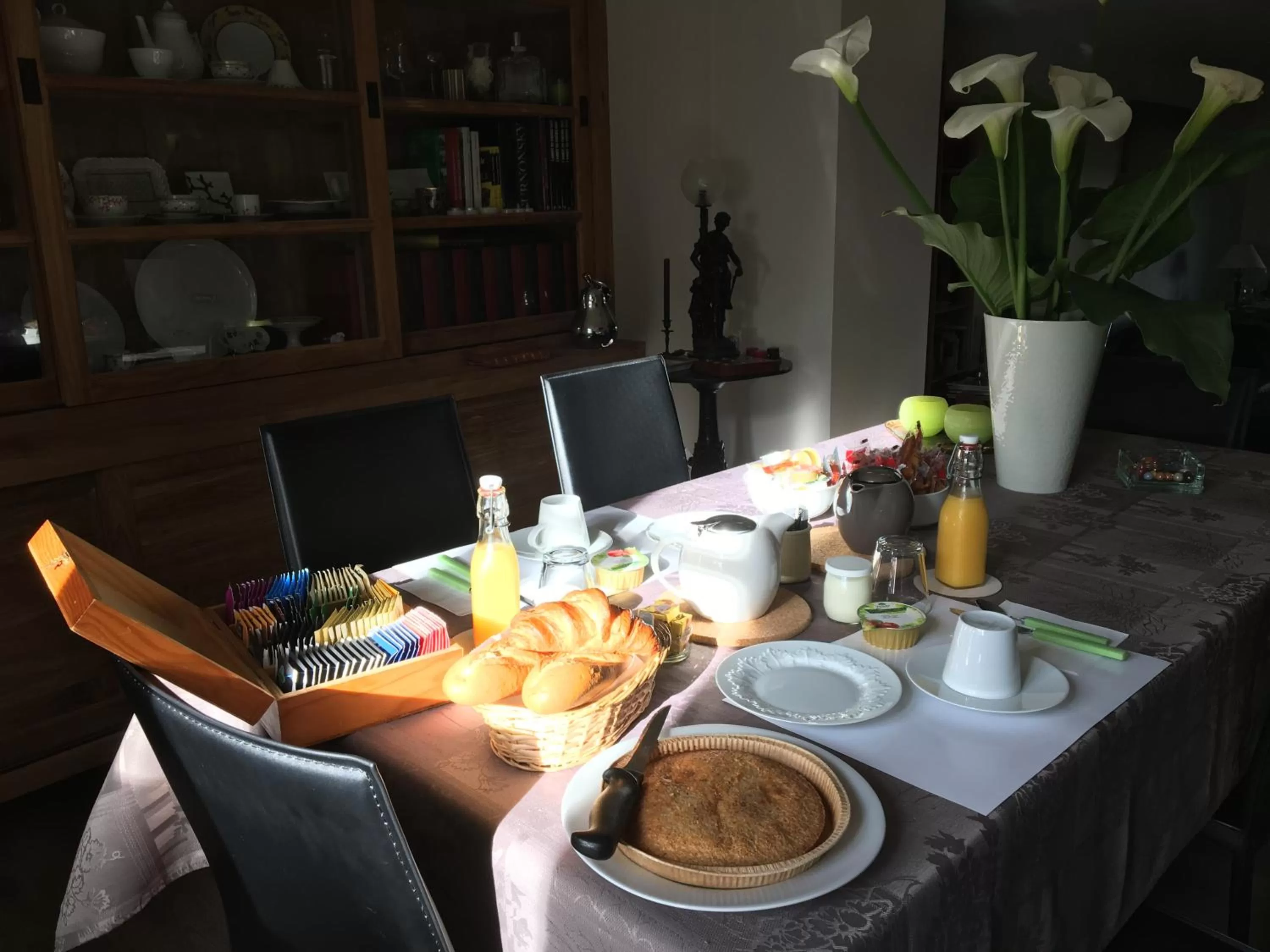 Lounge or bar in Les Chambres Lauryvan