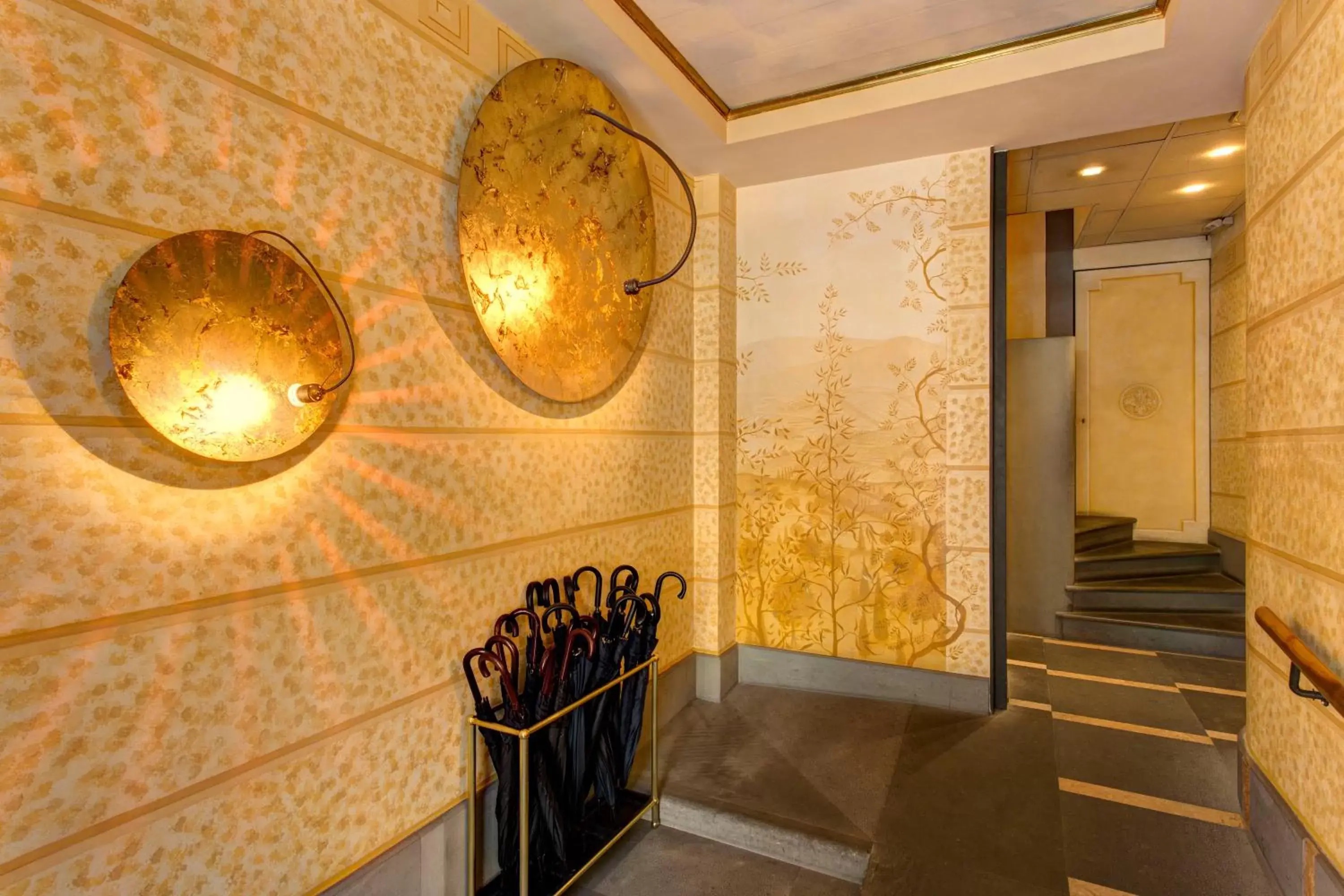 Lobby or reception, Bathroom in Appartamenti Porta Nuova 80