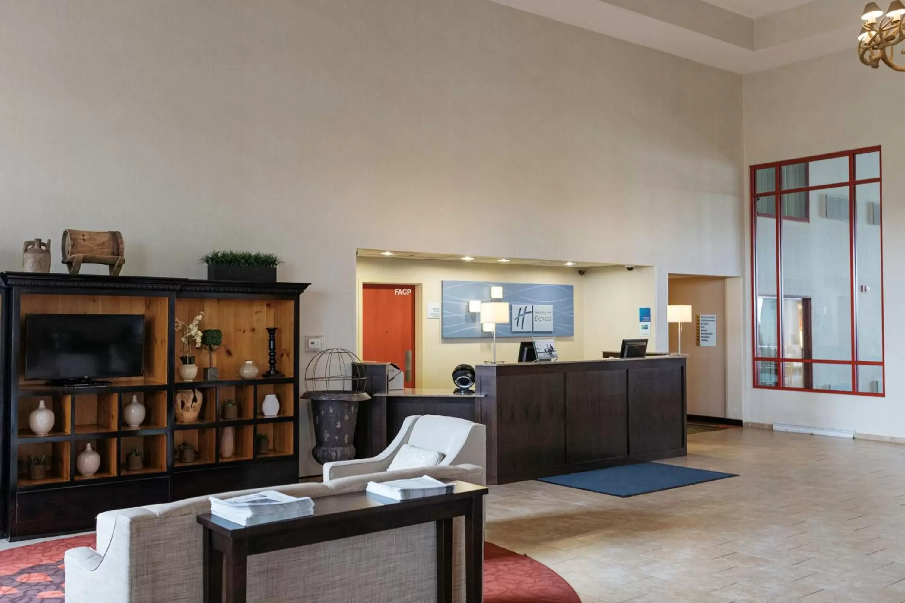 Lobby or reception, Lobby/Reception in Holiday Inn Express & Suites - Olathe North, an IHG Hotel