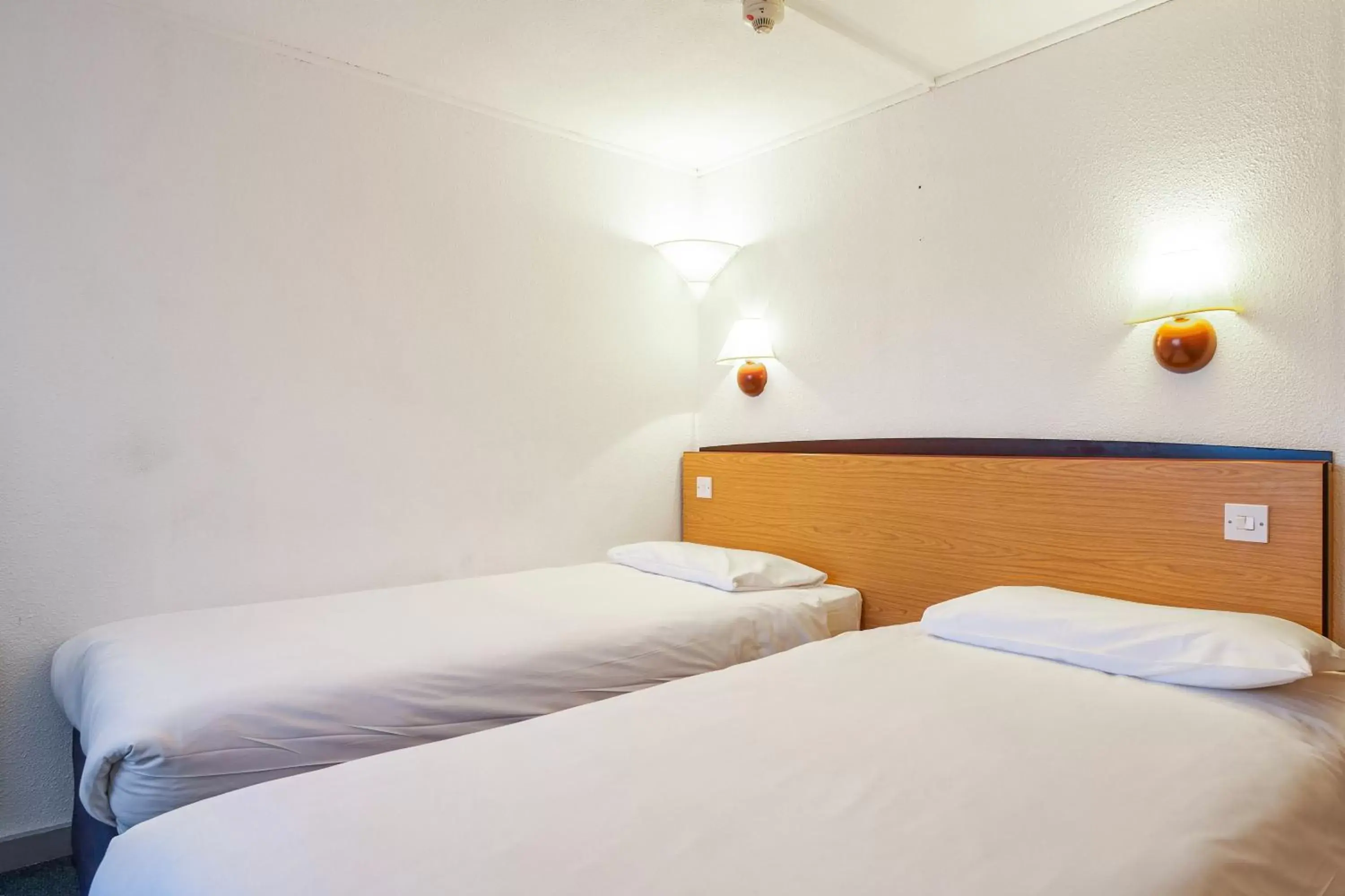 Bedroom, Bed in Campanile Hotel Wakefield