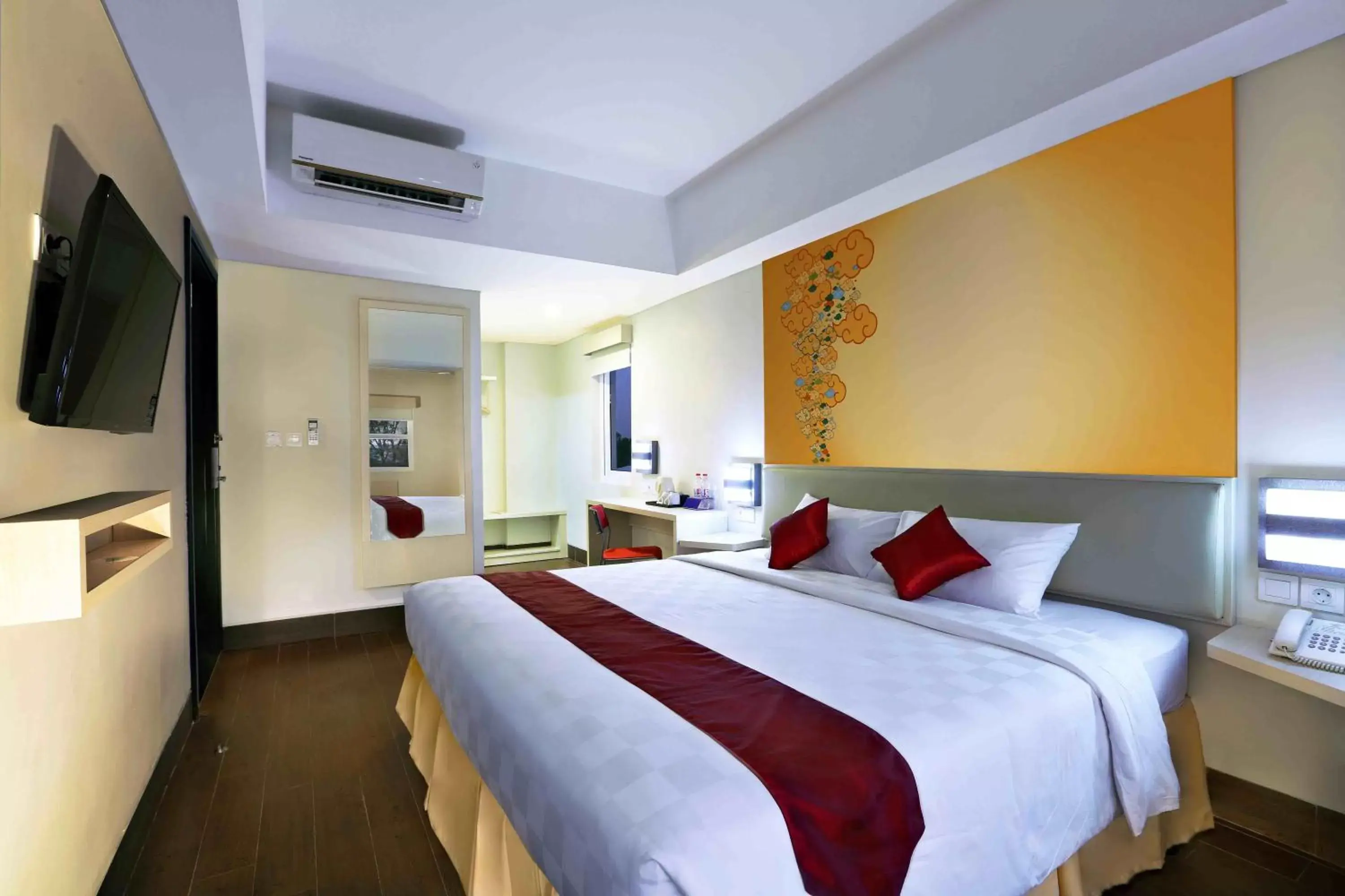 Bedroom, Bed in Cordela Hotel Cirebon