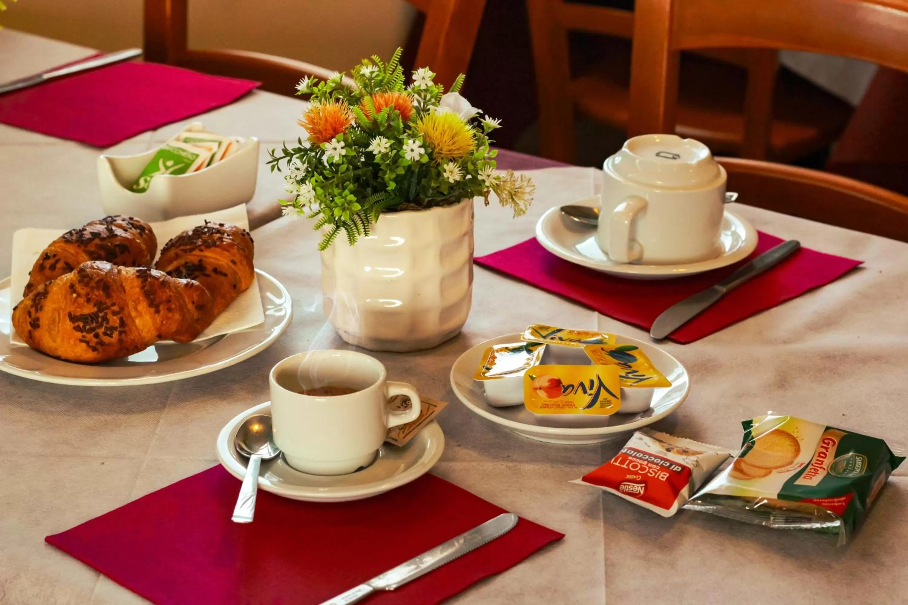 Breakfast in Hotel Garden Napoli