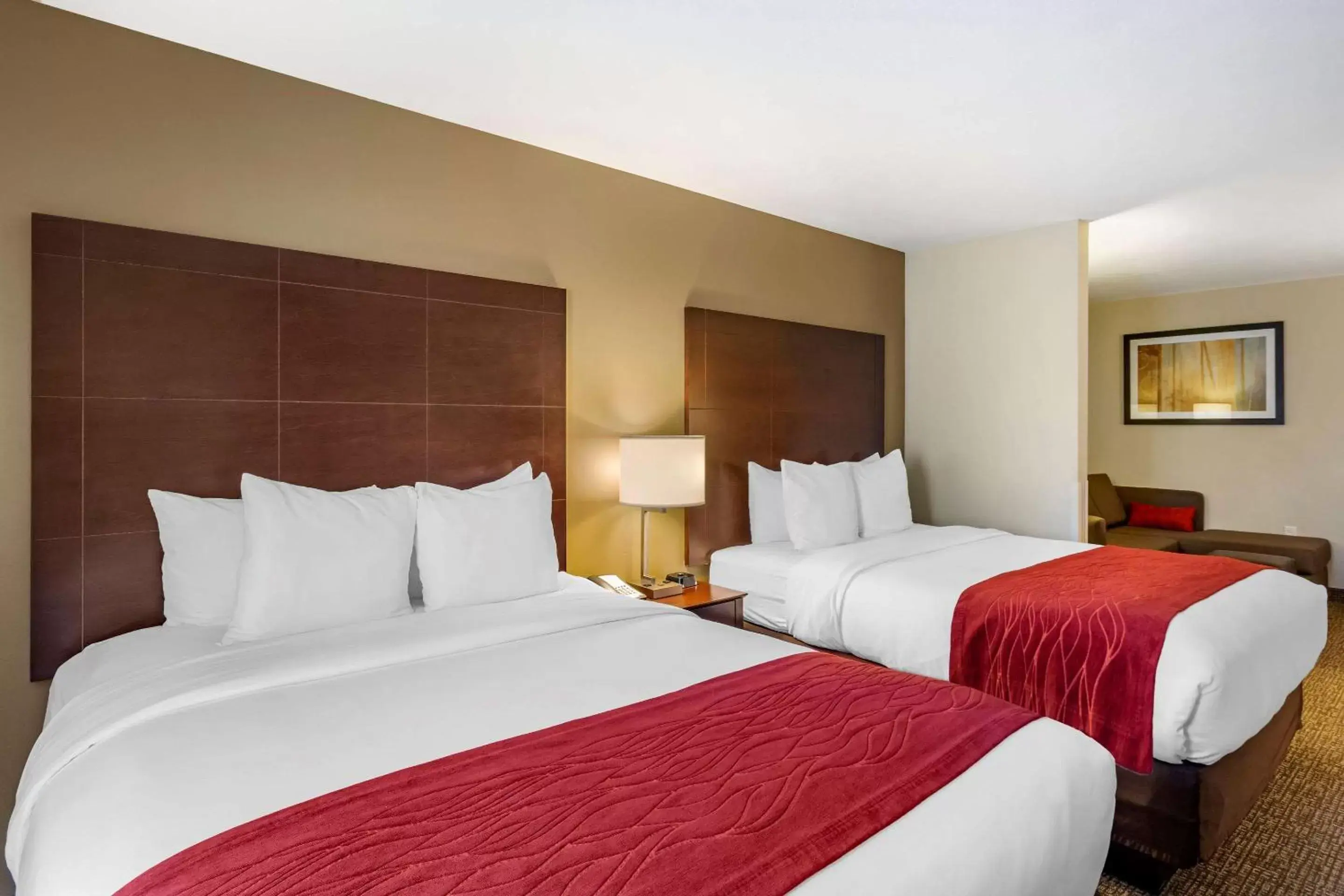 Photo of the whole room, Bed in Comfort Inn & Suites Tooele-Salt Lake City