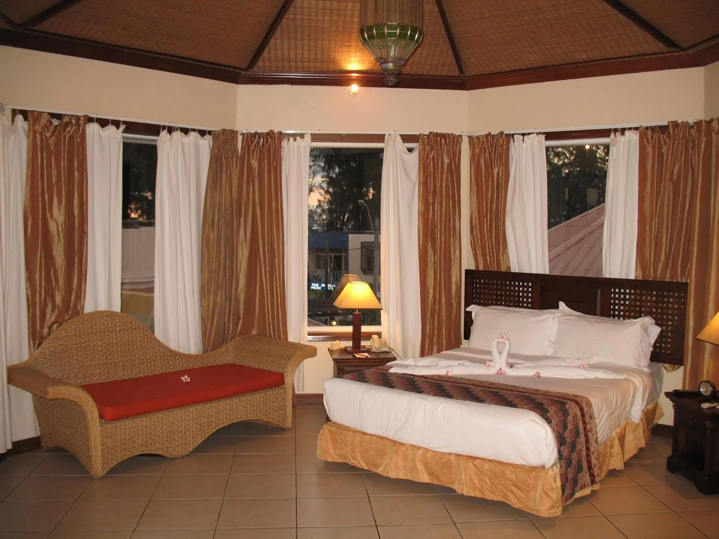 Photo of the whole room, Bed in Aanari Hotel & Spa