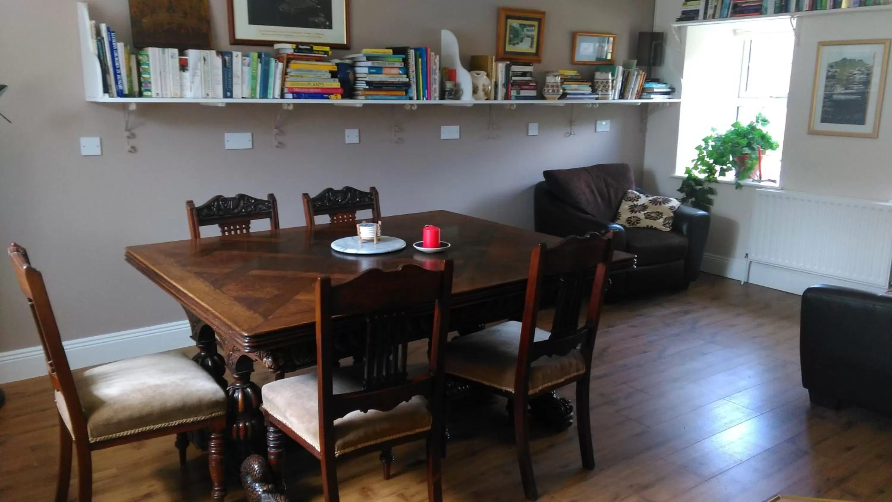 Communal lounge/ TV room in Ballinwillin House