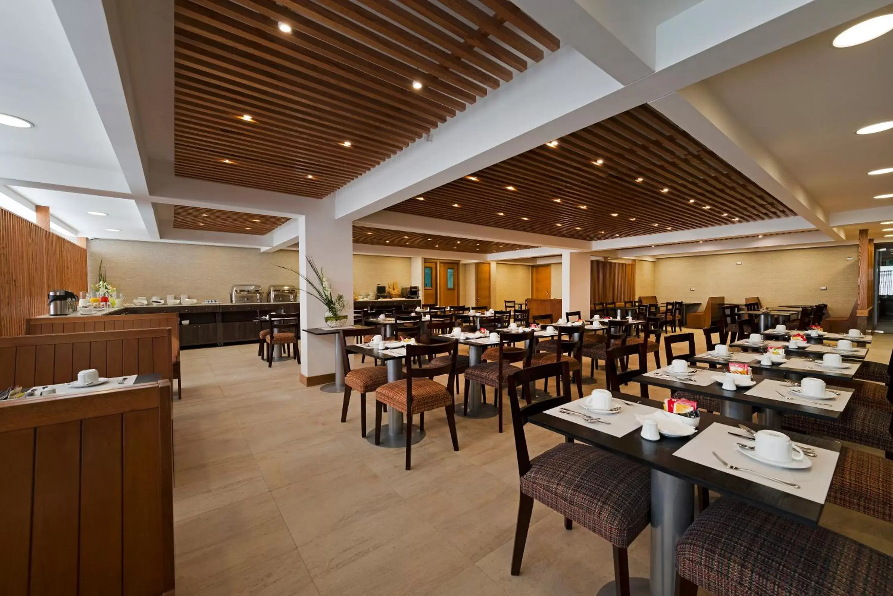 Restaurant/Places to Eat in Hotel Atacama Suites