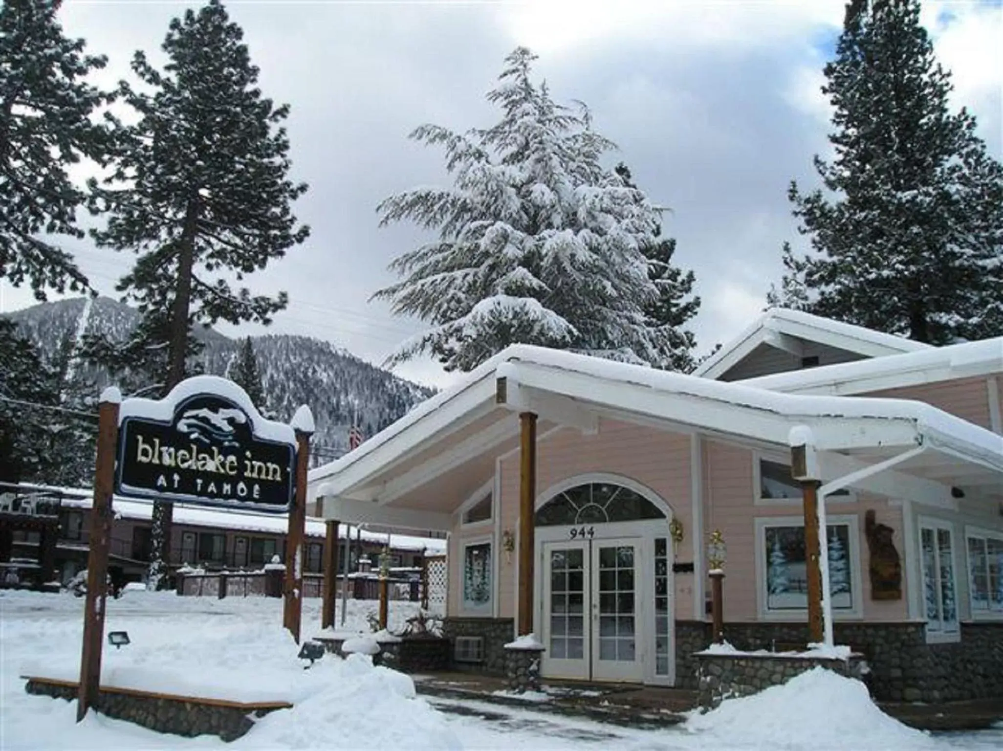 Facade/entrance, Winter in Bluelake Inn @ Heavenly Village